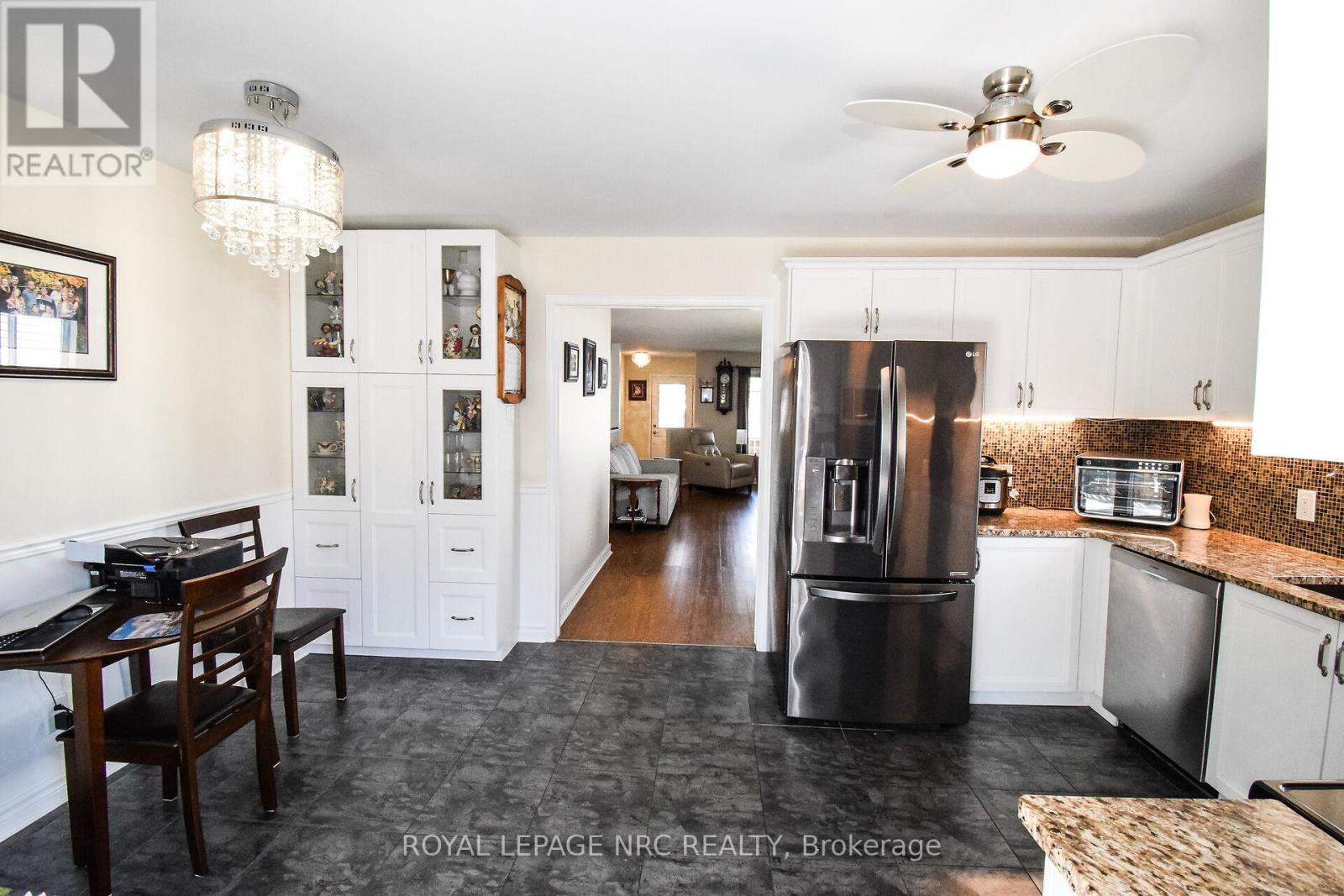 330 Autumn Crescent, Welland, Ontario  L3C 7K1 - Photo 17 - X12402999