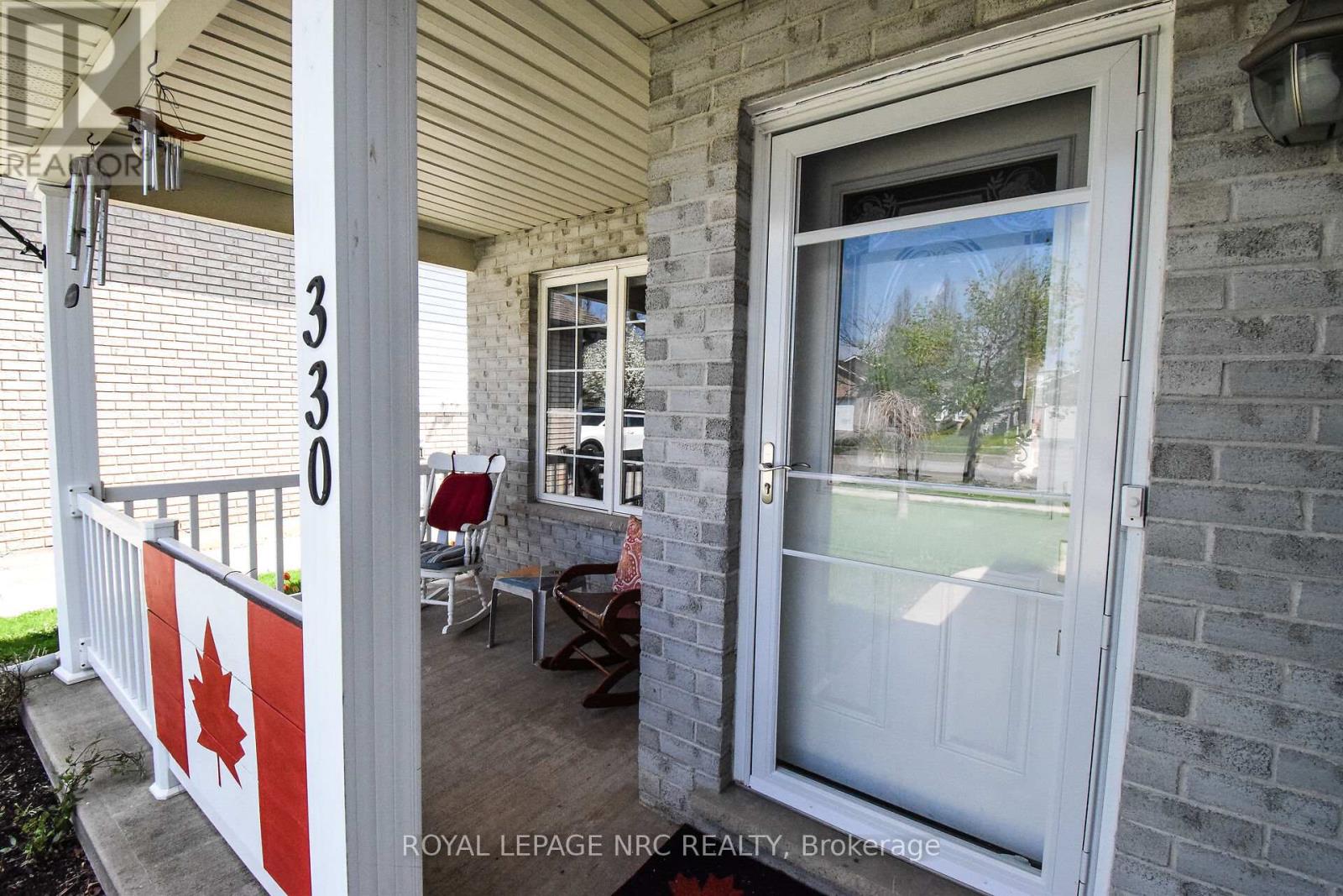 330 Autumn Crescent, Welland, Ontario  L3C 7K1 - Photo 2 - X12402999