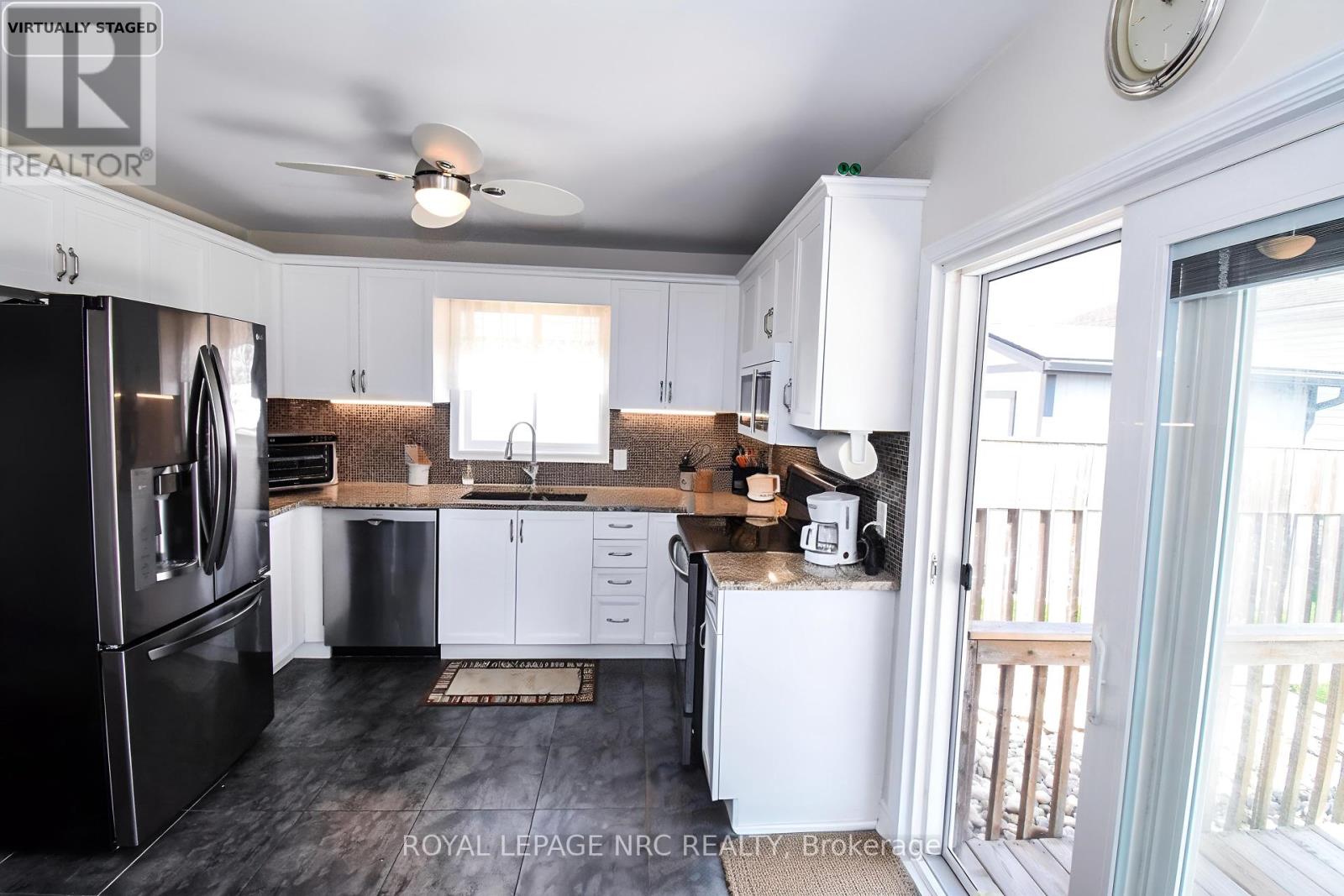 330 Autumn Crescent, Welland, Ontario  L3C 7K1 - Photo 25 - X12402999