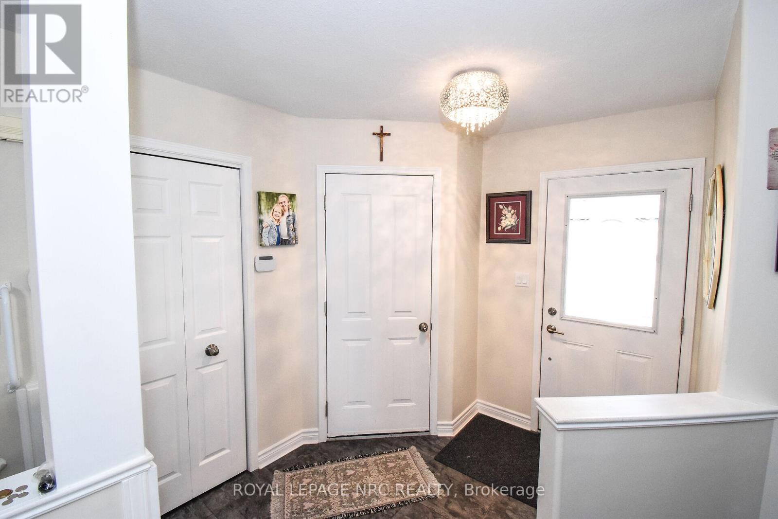 330 Autumn Crescent, Welland, Ontario  L3C 7K1 - Photo 3 - X12402999