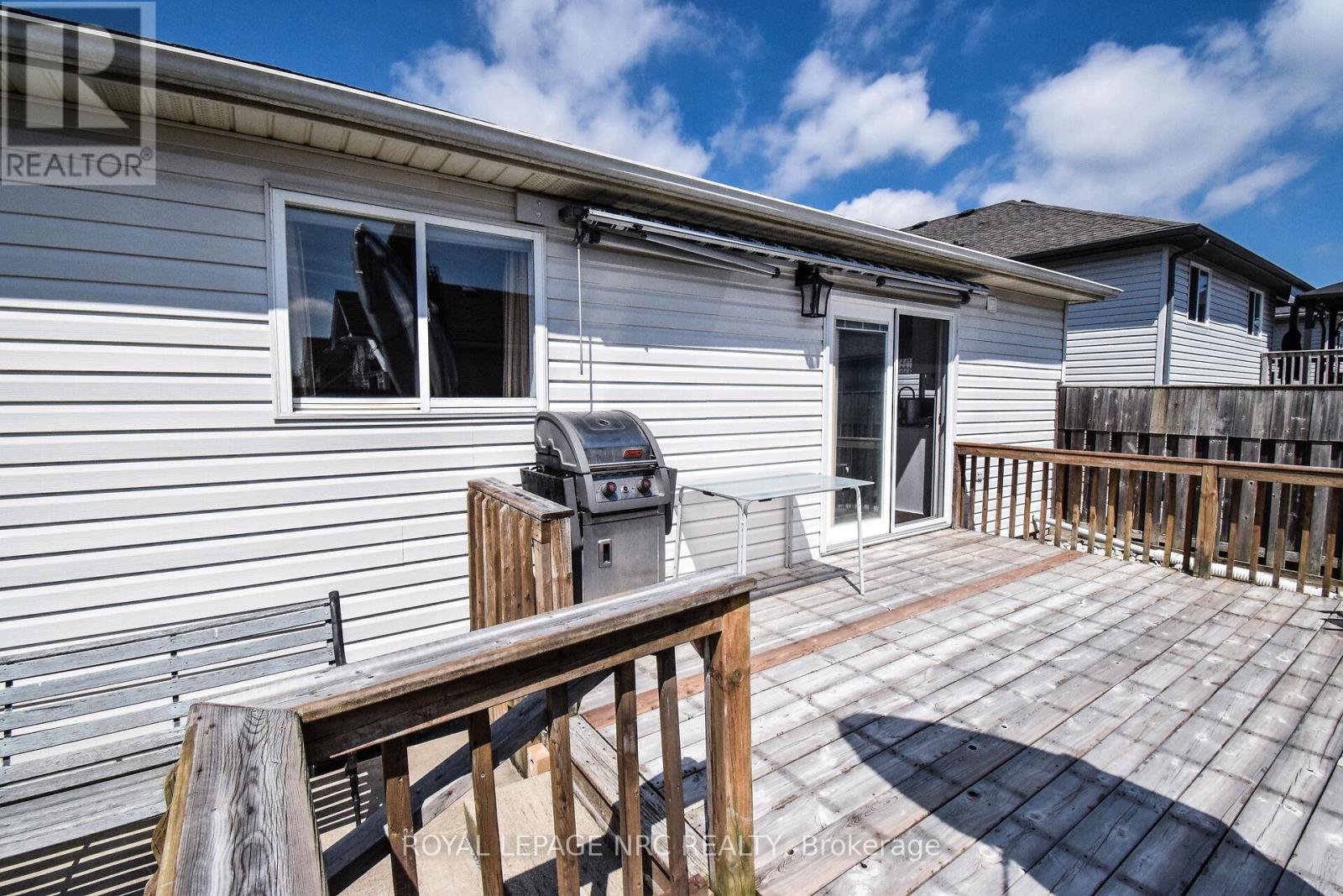 330 Autumn Crescent, Welland, Ontario  L3C 7K1 - Photo 36 - X12402999