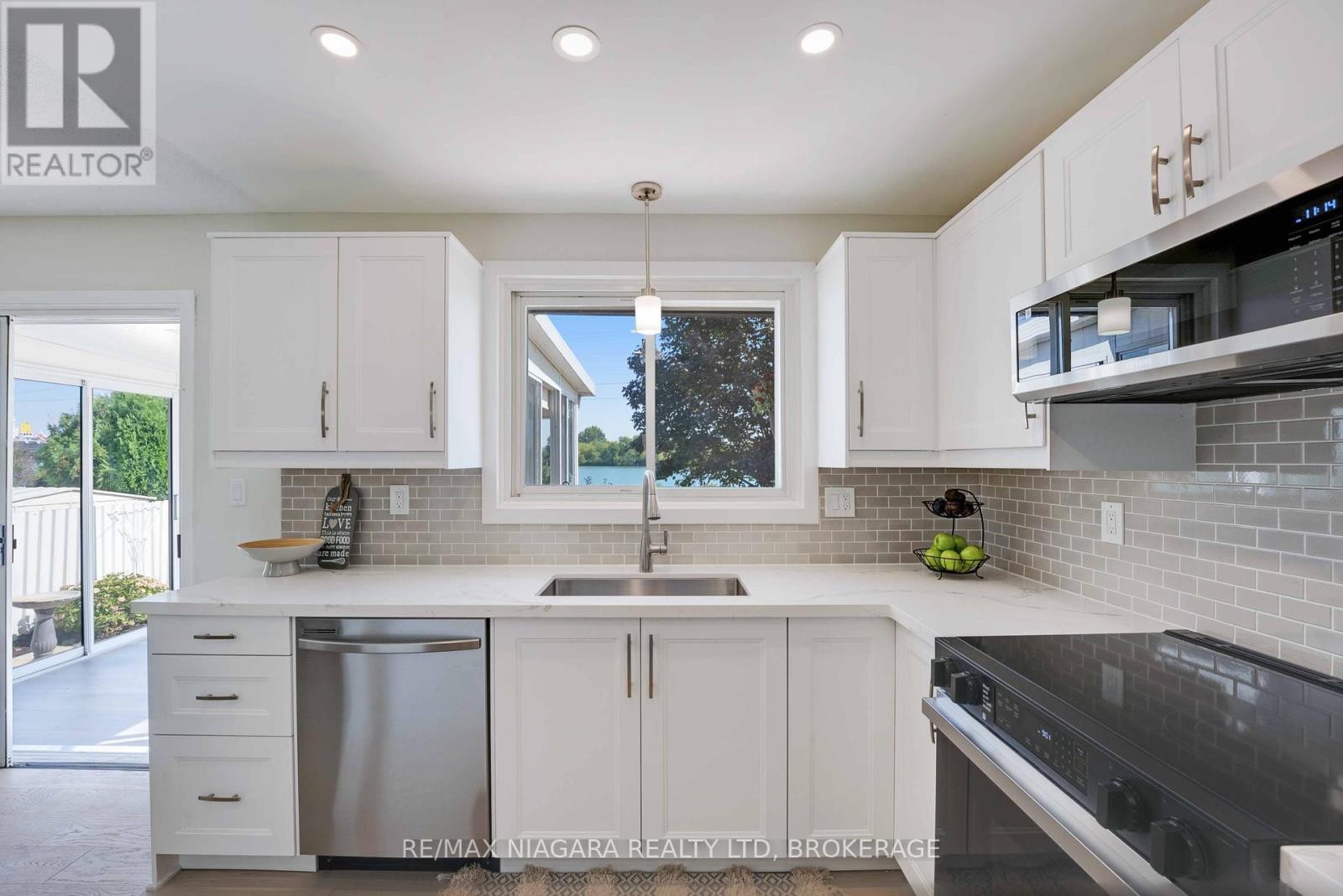 628 Bunting Road, St. Catharines, Ontario  L2M 2Z8 - Photo 11 - X12406357