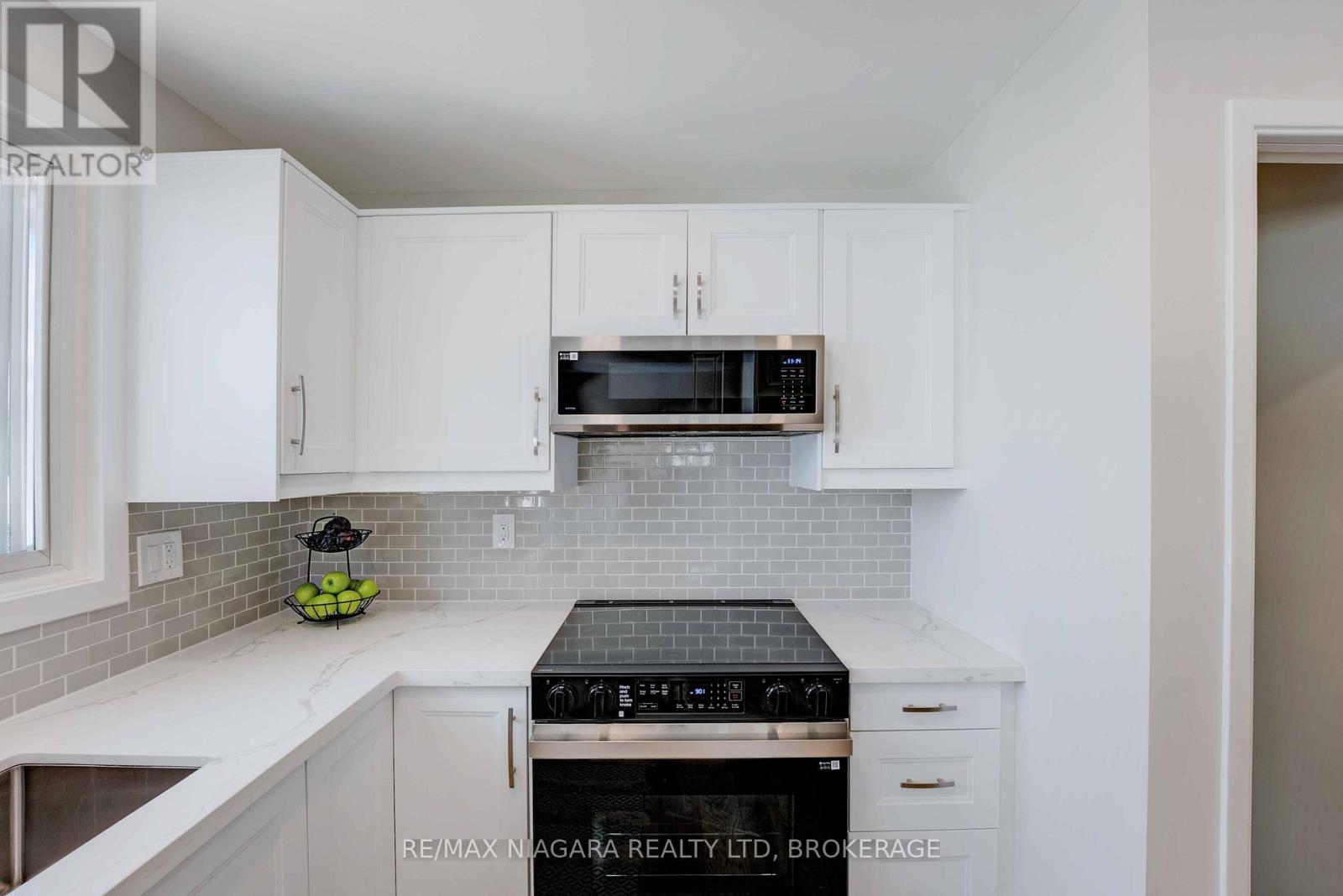628 Bunting Road, St. Catharines, Ontario  L2M 2Z8 - Photo 12 - X12406357