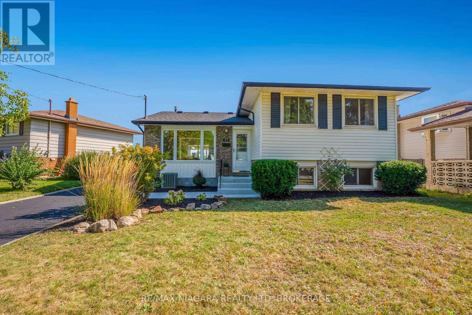 628 Bunting Road, St. Catharines, Ontario  L2M 2Z8 - Photo 2 - X12406357