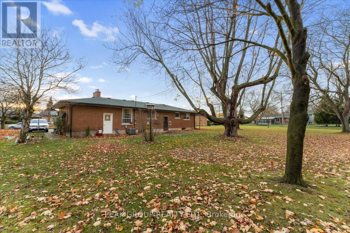 18 Karen Crescent, Welland, Ontario  L3C 2Y6 - Photo 19 - X12408023