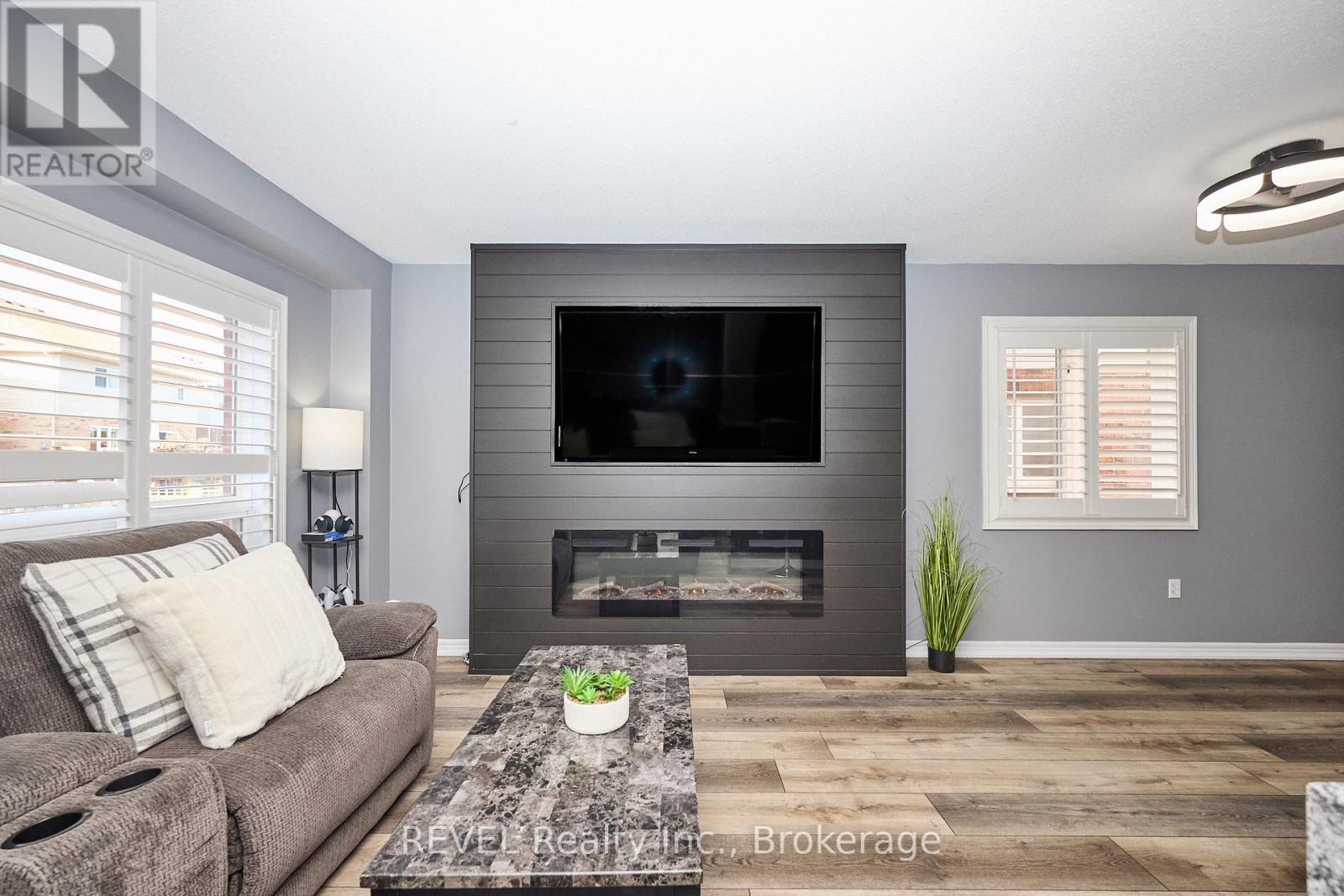 4 - 334 Main Street E, Grimsby, Ontario  L3M 1R2 - Photo 11 - X12408347