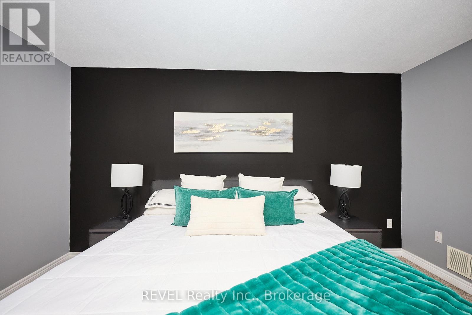 4 - 334 Main Street E, Grimsby, Ontario  L3M 1R2 - Photo 15 - X12408347