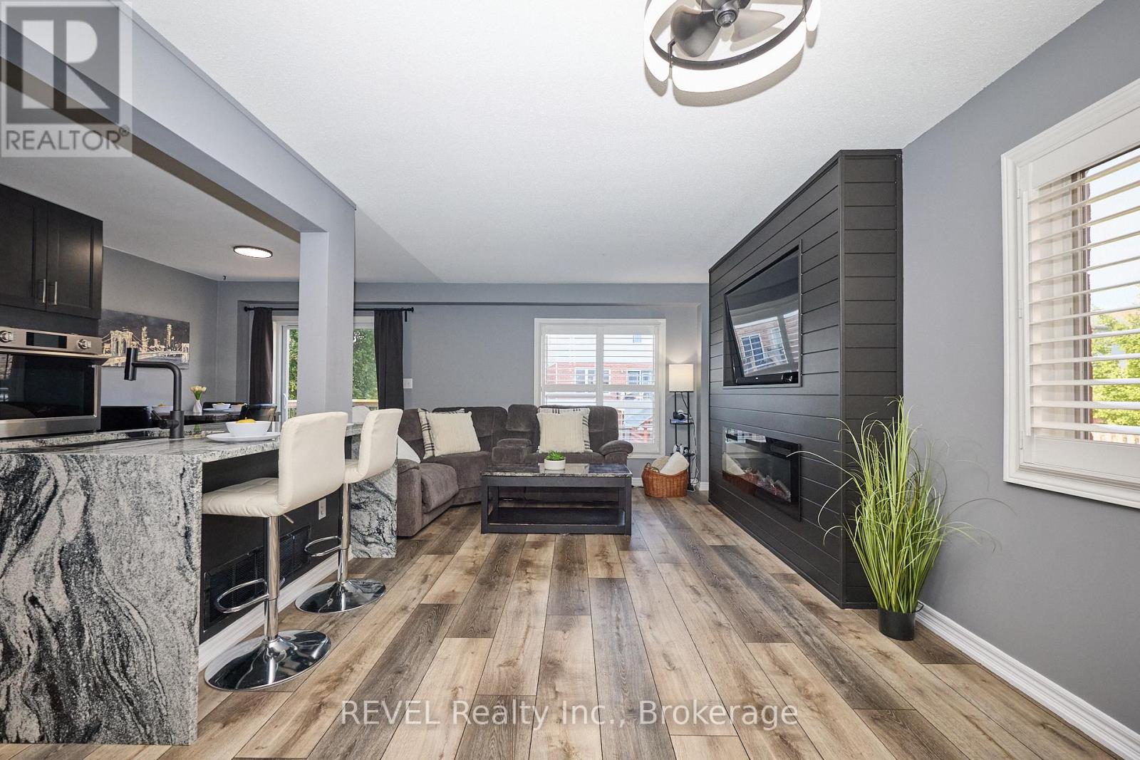 4 - 334 Main Street E, Grimsby, Ontario  L3M 1R2 - Photo 4 - X12408347