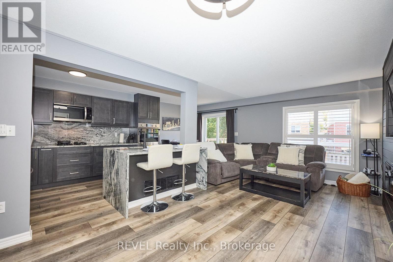 4 - 334 Main Street E, Grimsby, Ontario  L3M 1R2 - Photo 5 - X12408347