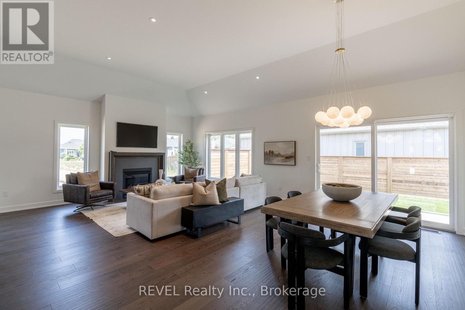 31 Harvest Drive, Niagara-On-The-Lake, Ontario  L0S 1J0 - Photo 13 - X12408356