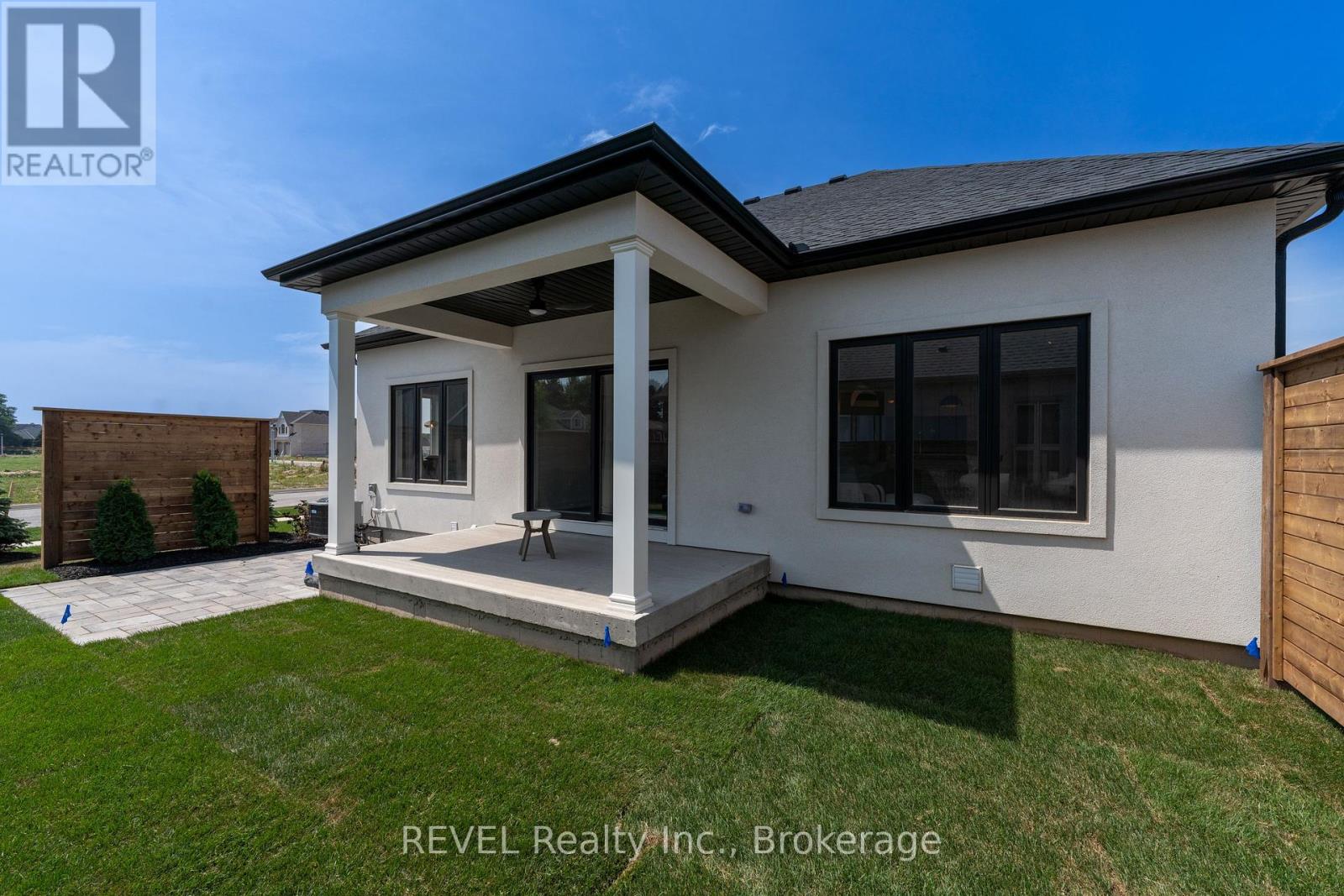 31 Harvest Drive, Niagara-On-The-Lake, Ontario  L0S 1J0 - Photo 33 - X12408356