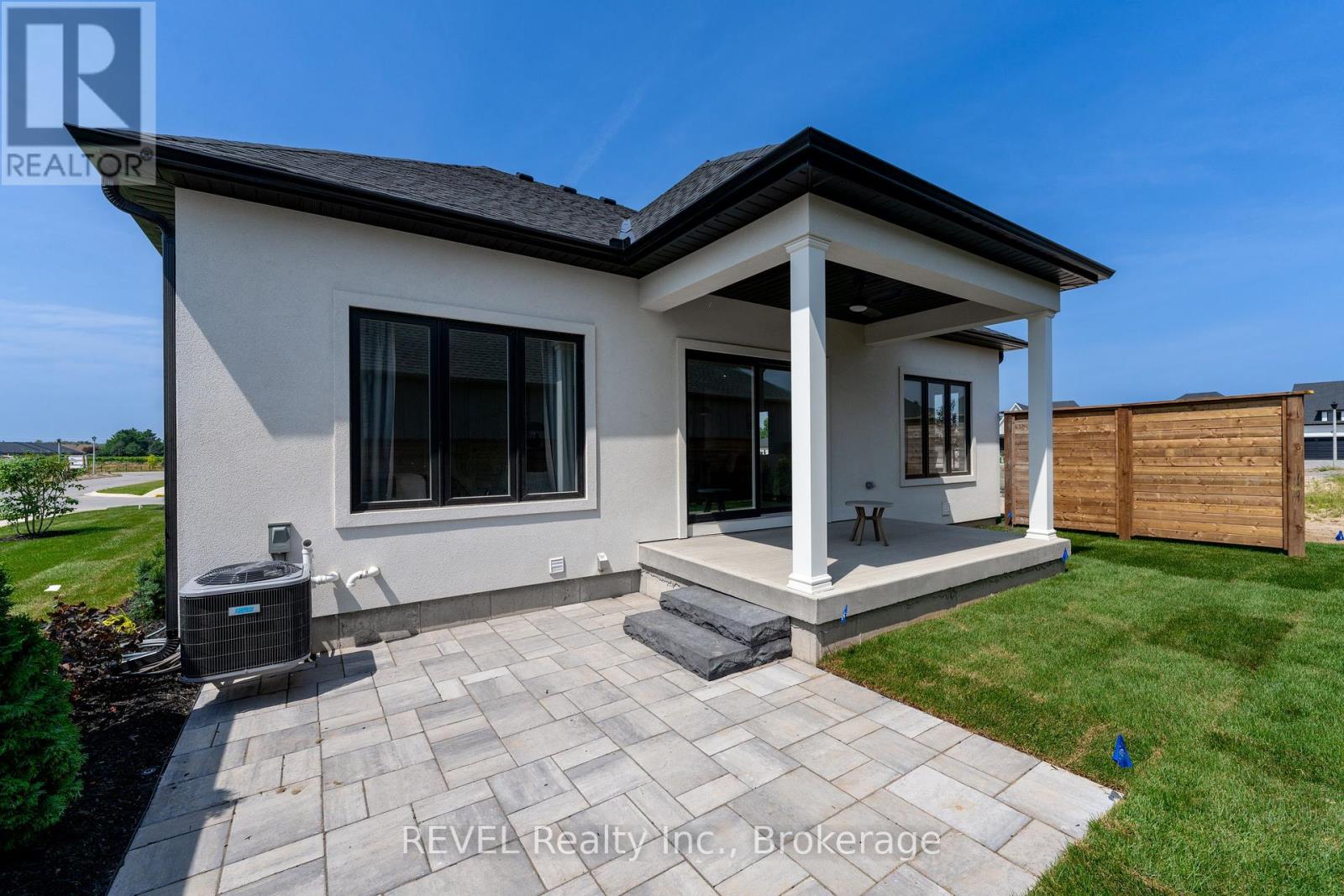 31 Harvest Drive, Niagara-On-The-Lake, Ontario  L0S 1J0 - Photo 34 - X12408356