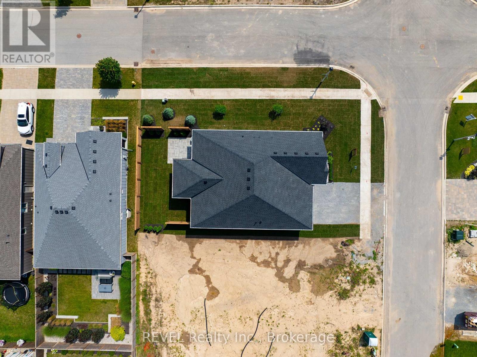 31 Harvest Drive, Niagara-On-The-Lake, Ontario  L0S 1J0 - Photo 4 - X12408356