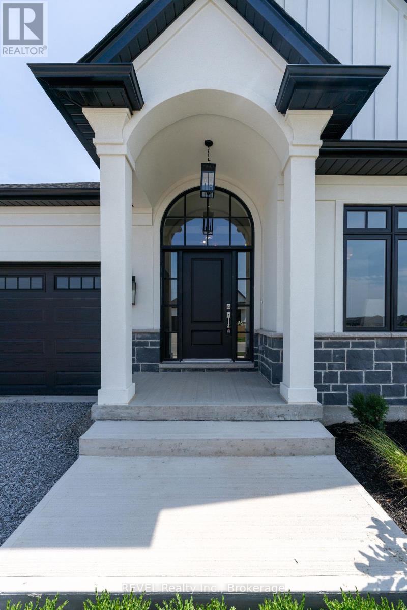 31 Harvest Drive, Niagara-On-The-Lake, Ontario  L0S 1J0 - Photo 6 - X12408356