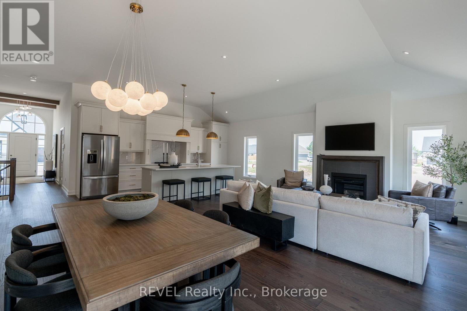 31 Harvest Drive, Niagara-On-The-Lake, Ontario  L0S 1J0 - Photo 8 - X12408356