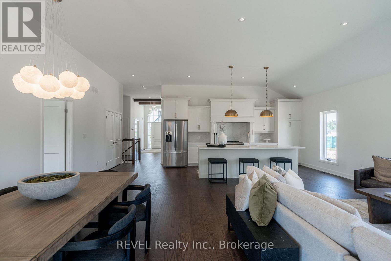 31 Harvest Drive, Niagara-On-The-Lake, Ontario  L0S 1J0 - Photo 9 - X12408356