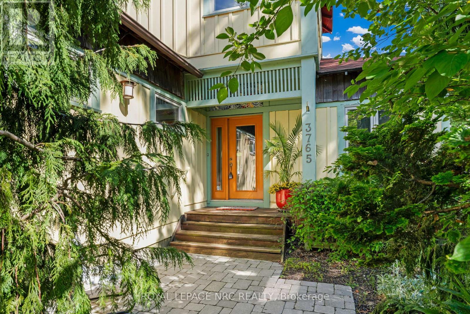 3765 Crystal Beach Drive, Fort Erie, Ontario  L0S 1B0 - Photo 2 - X12409872