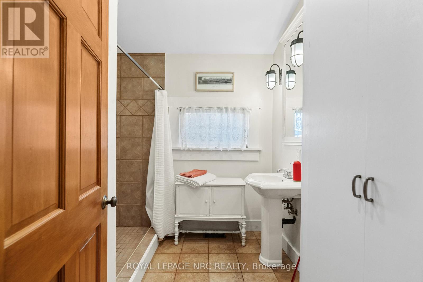 3765 Crystal Beach Drive, Fort Erie, Ontario  L0S 1B0 - Photo 36 - X12409872