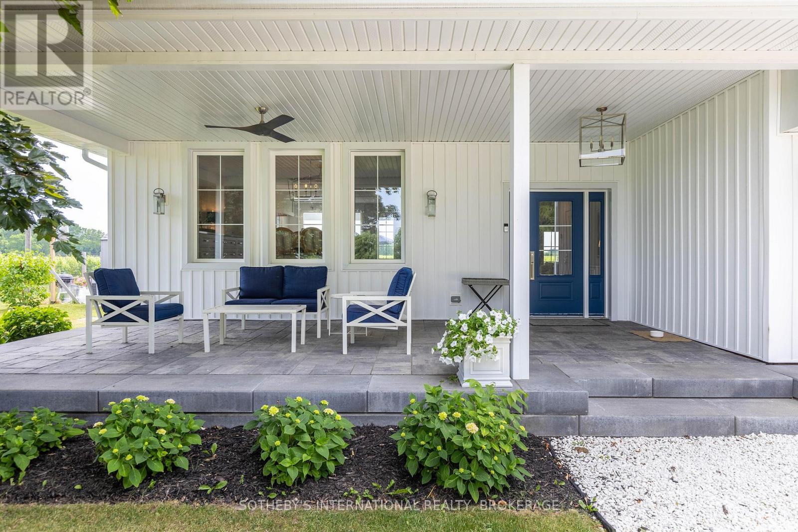 1219 Lakeshore Road, Niagara-On-The-Lake, Ontario  L0S 1J0 - Photo 2 - X12410386