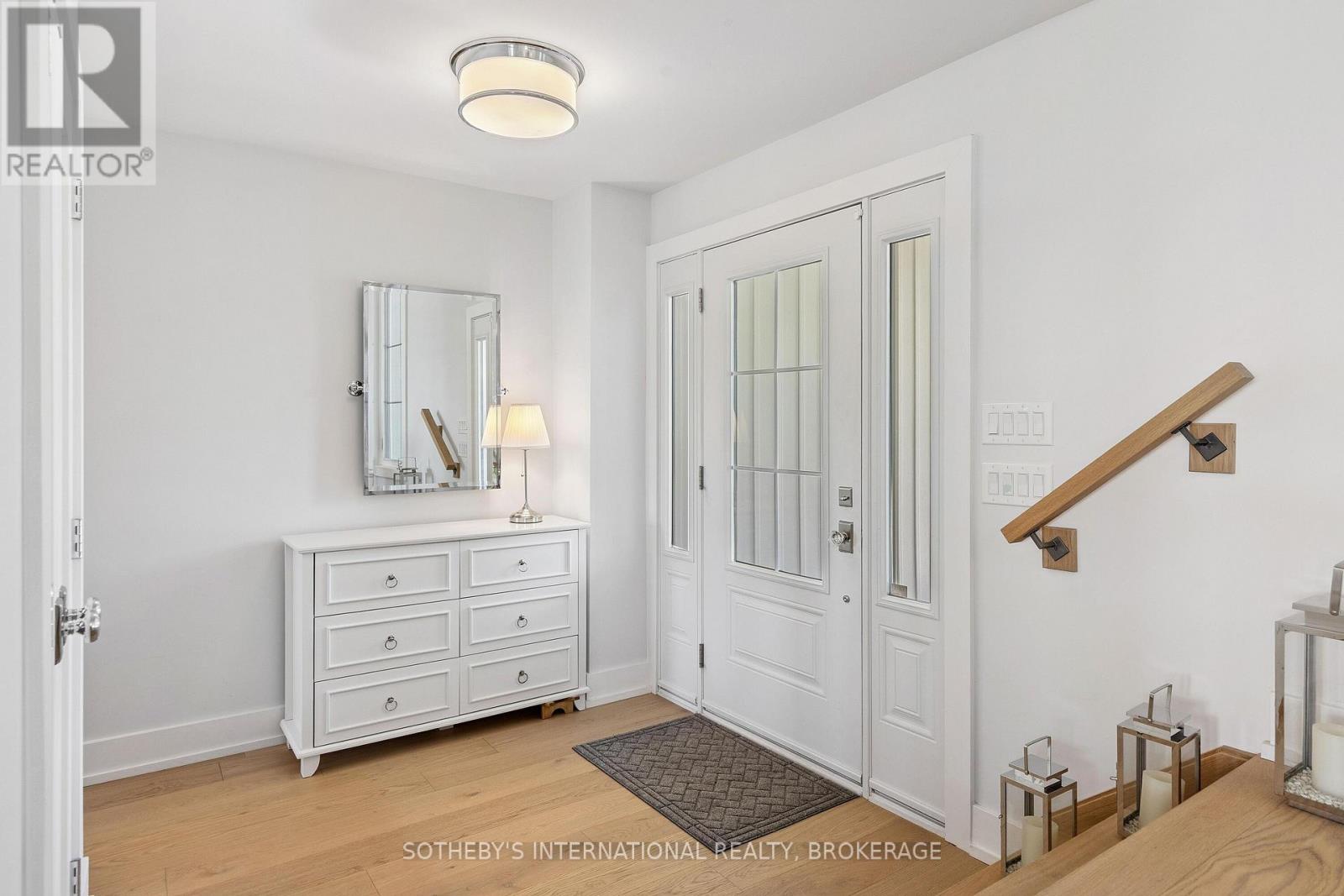 1219 Lakeshore Road, Niagara-On-The-Lake, Ontario  L0S 1J0 - Photo 4 - X12410386