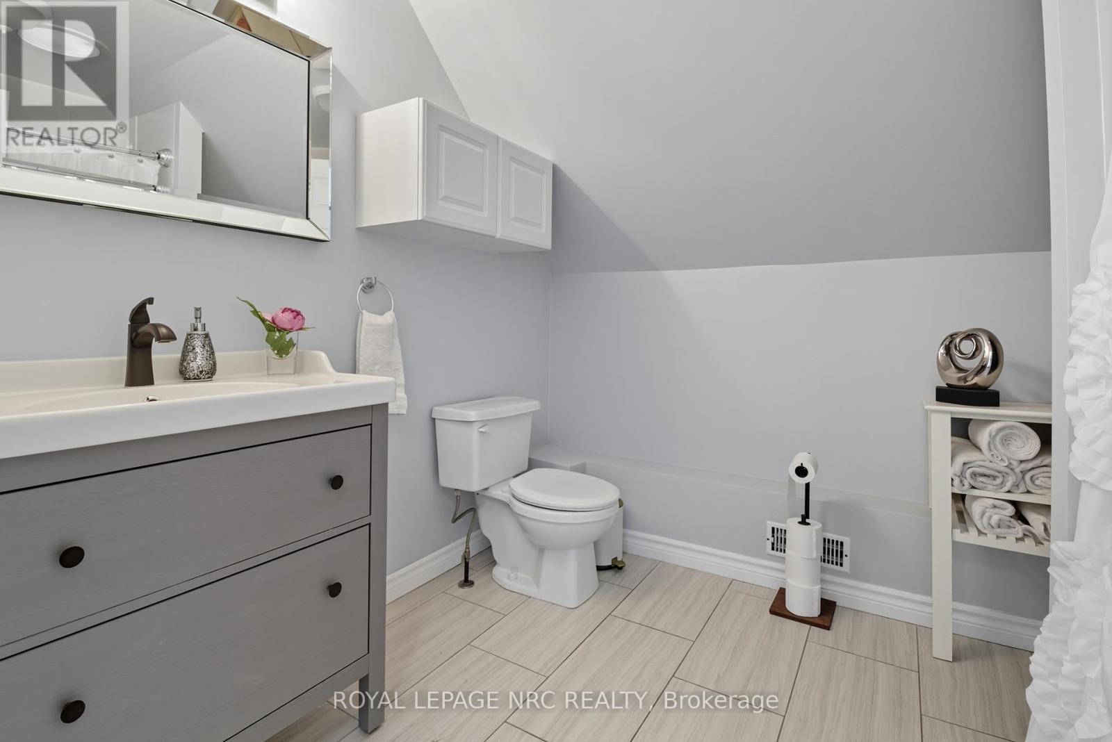 3964 Alexandra Road, Fort Erie (Crystal Beach), Ontario  L0S 1B0 - Photo 25 - X12410460