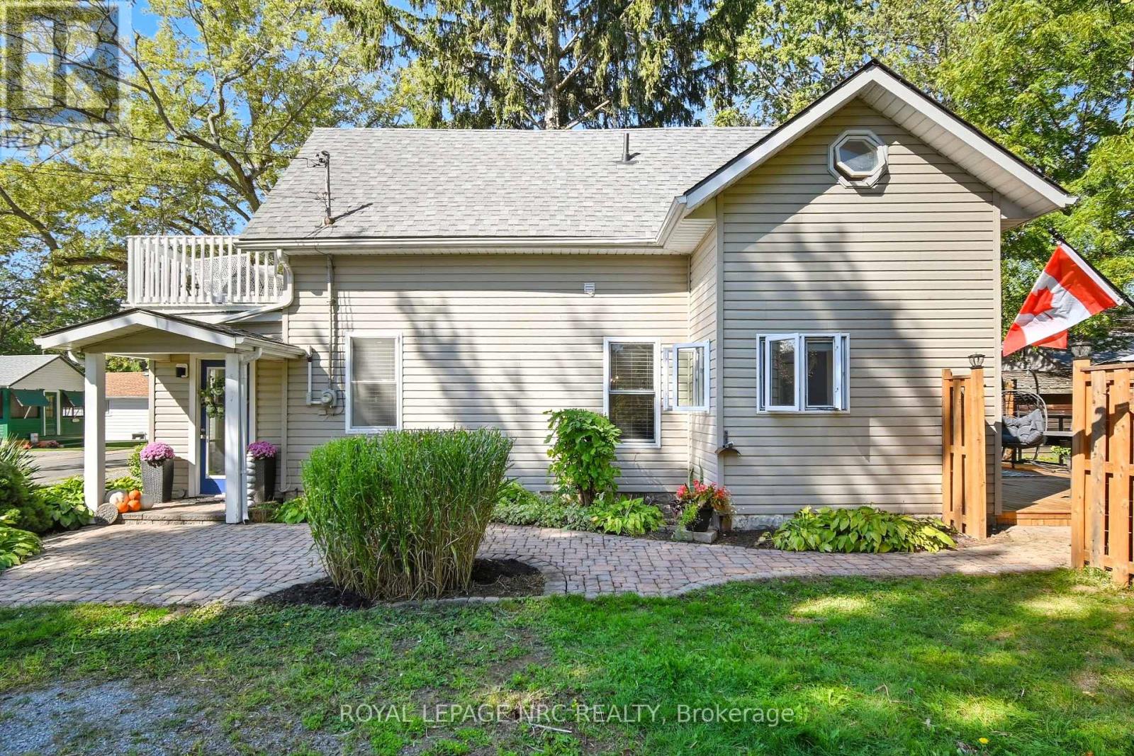 3964 Alexandra Road, Fort Erie (Crystal Beach), Ontario  L0S 1B0 - Photo 3 - X12410460