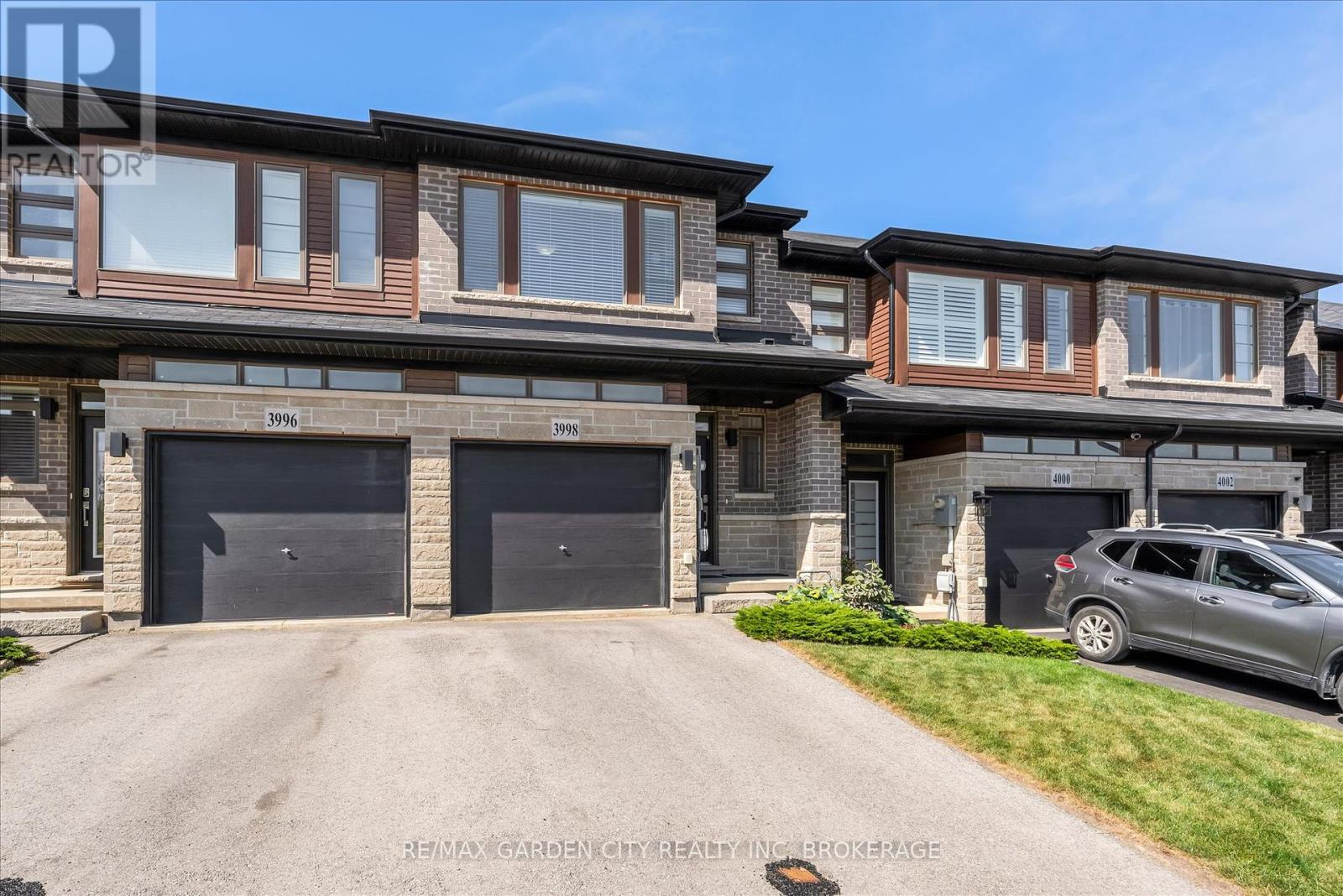 3998 CROWN STREET, lincoln (beamsville), Ontario