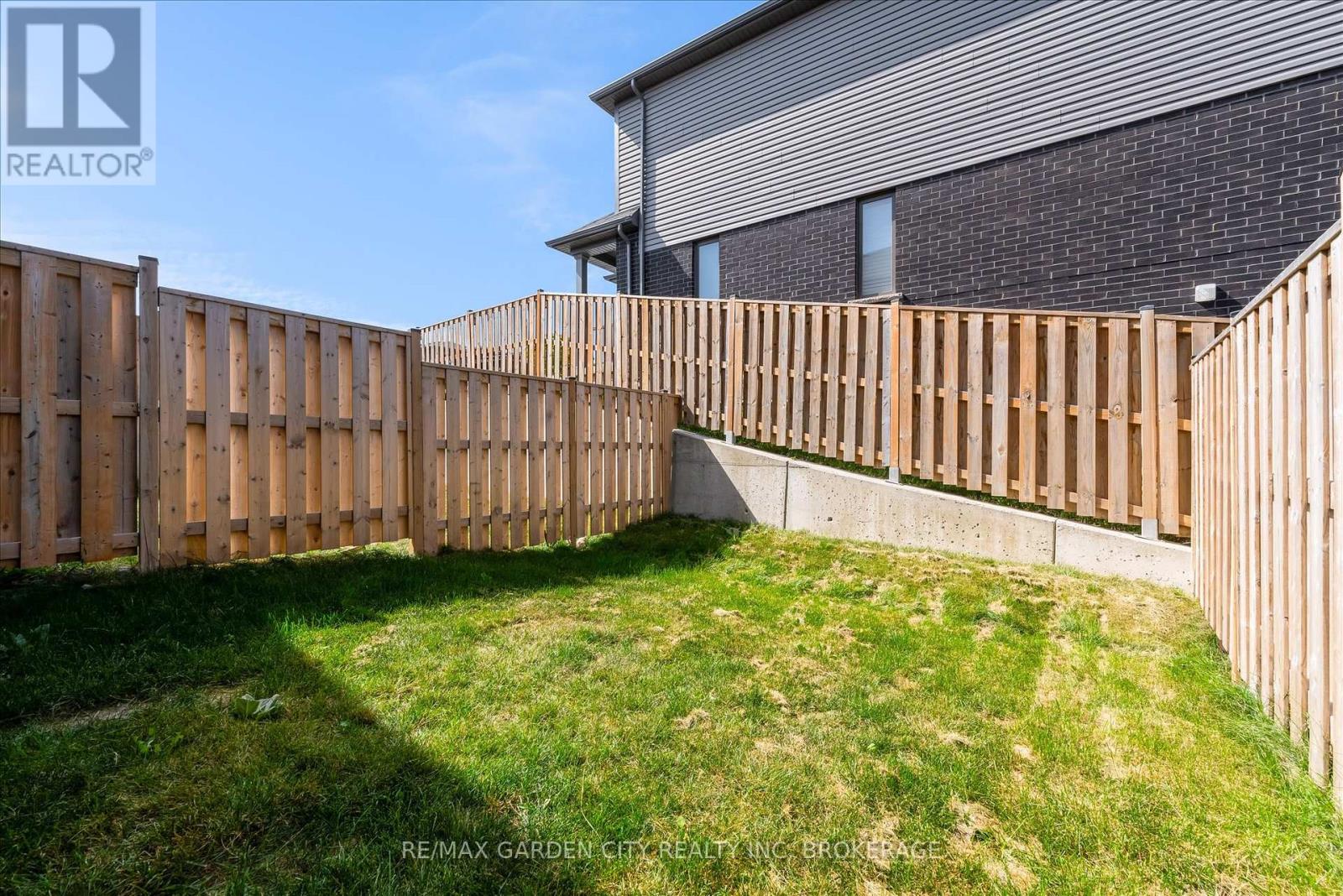 3998 Crown Street, Lincoln (Beamsville), Ontario  L3J 0S6 - Photo 19 - X12411934