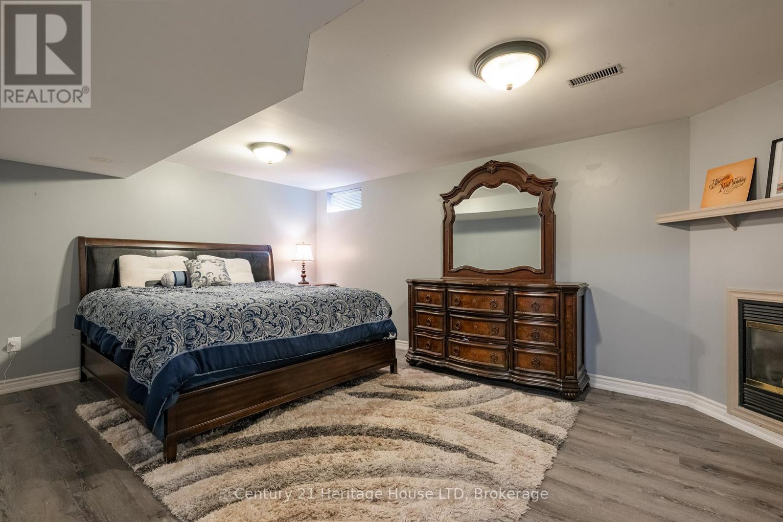 160 Northwood Drive, Welland, Ontario  L3C 6V9 - Photo 21 - X12412113