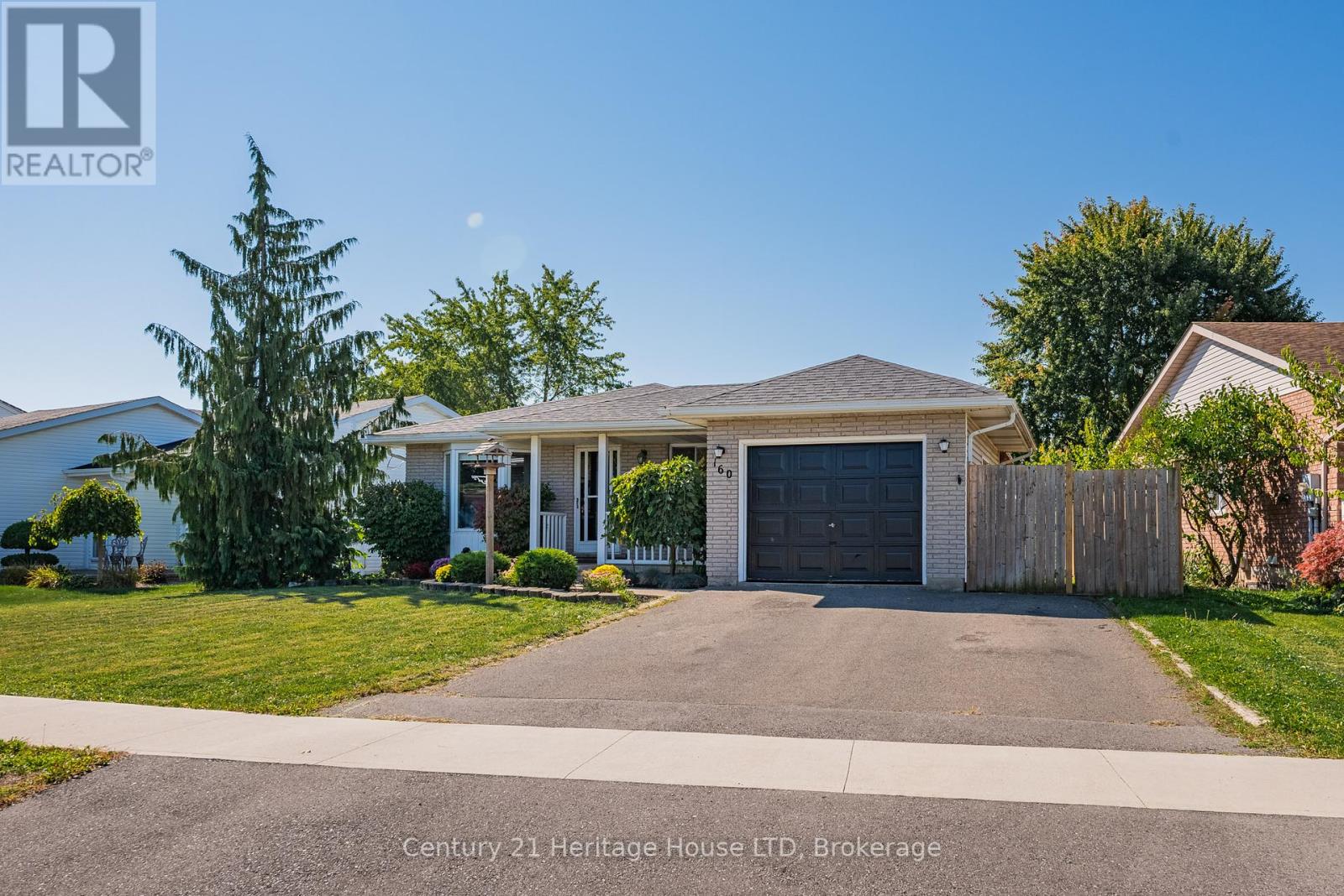 160 Northwood Drive, Welland, Ontario  L3C 6V9 - Photo 5 - X12412113