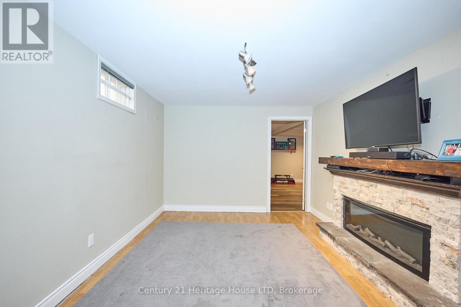 57 Keefer Road, Thorold, Ontario  L2V 4W5 - Photo 34 - X12412213