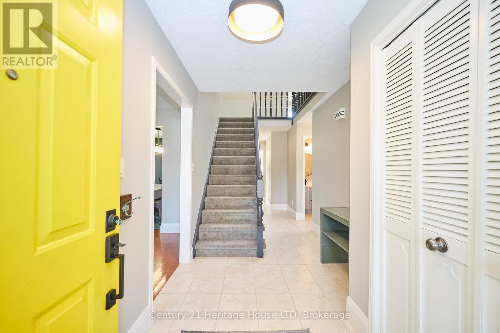 57 Keefer Road, Thorold, Ontario  L2V 4W5 - Photo 5 - X12412213