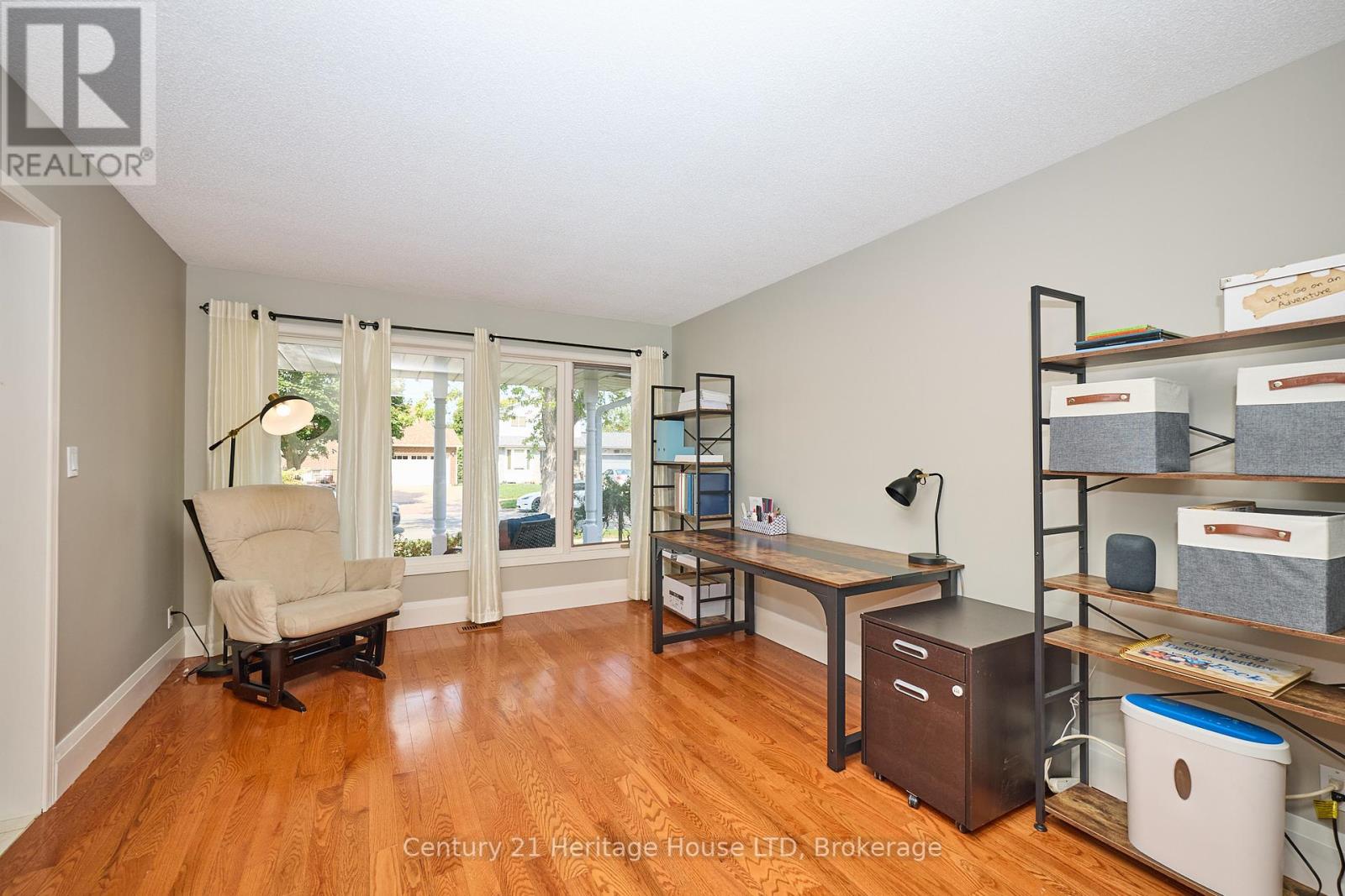 57 Keefer Road, Thorold, Ontario  L2V 4W5 - Photo 8 - X12412213