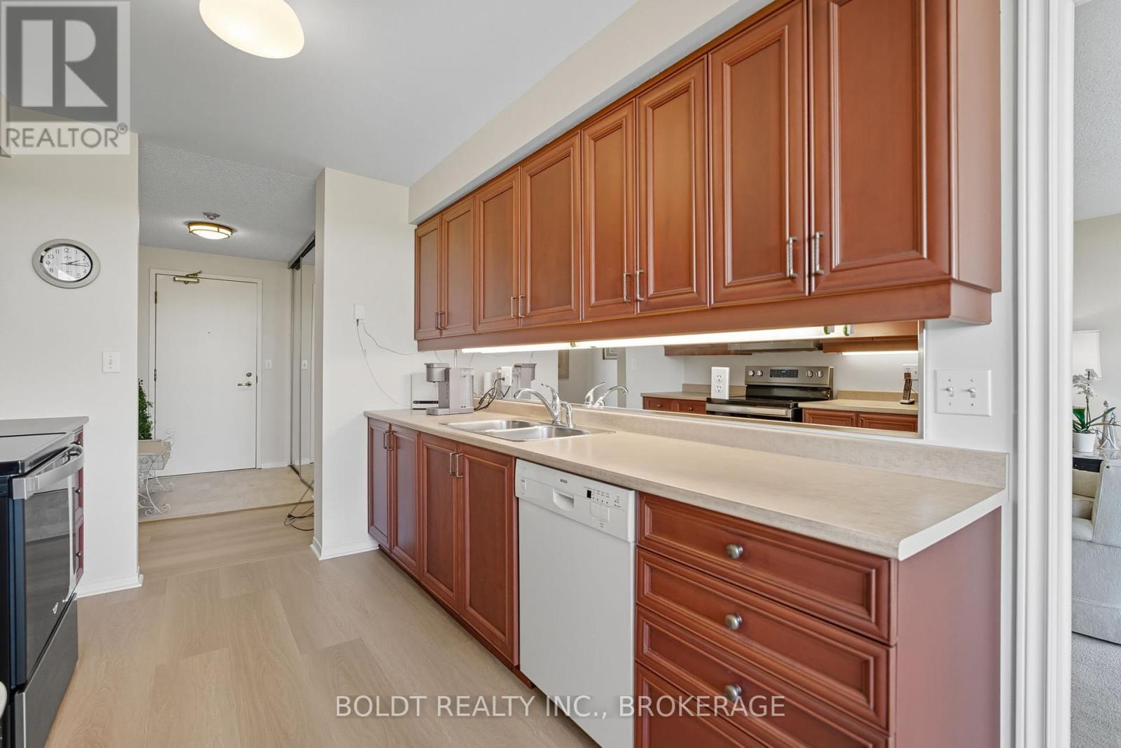 705 - 3 Towering Heights Boulevard, St. Catharines (Glendale/glenridge), Ontario  L2T 4A4 - Photo 17 - X12412604