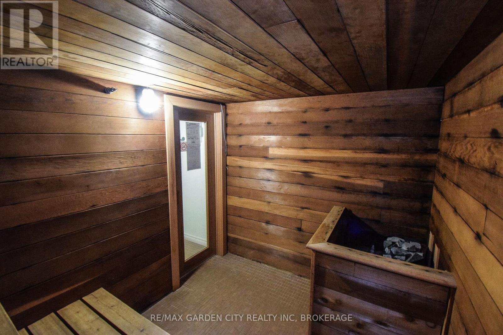 811 - 75 Glenburn Court, Hamilton, Ontario  L8E 1C7 - Photo 35 - X12412935