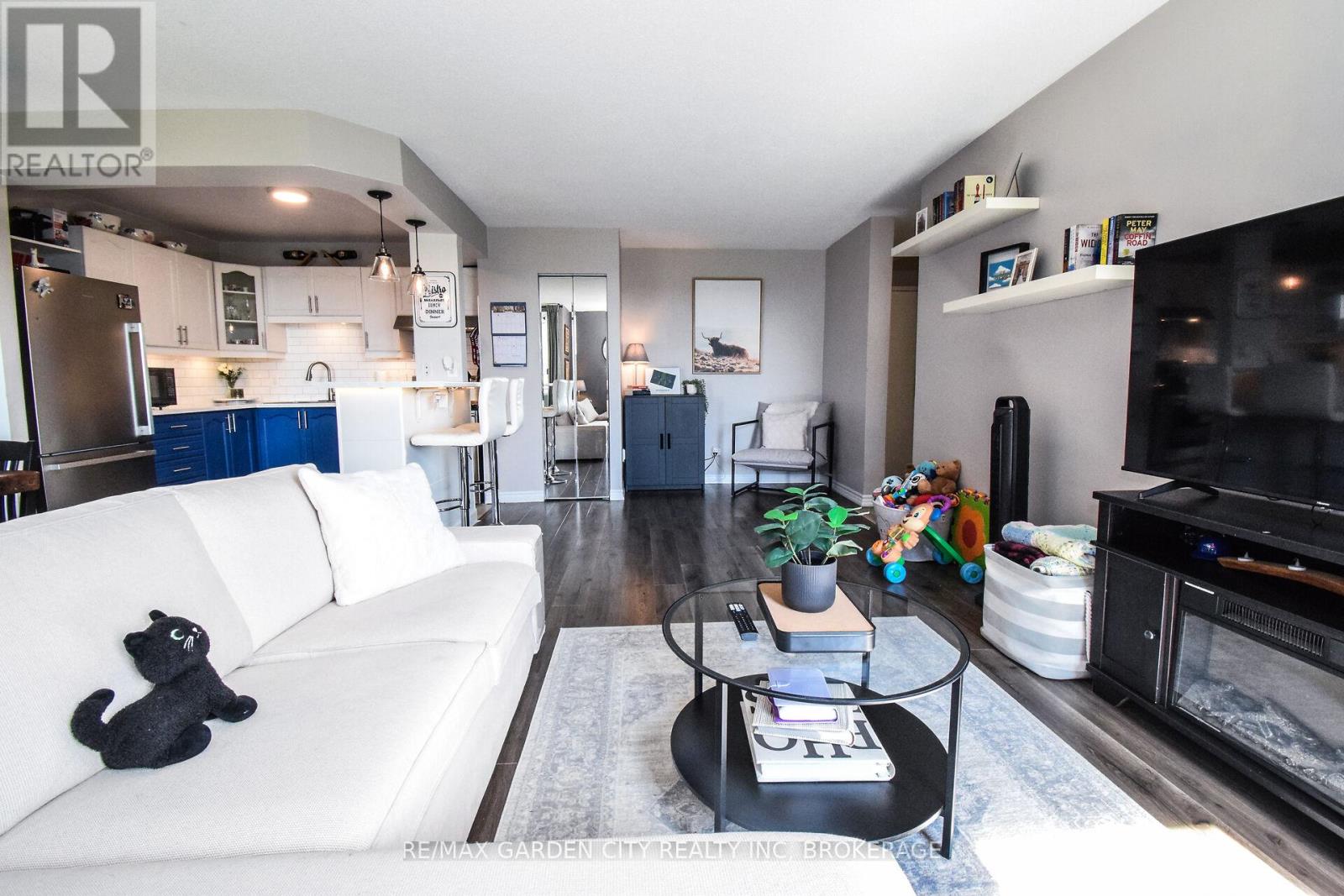 811 - 75 Glenburn Court, Hamilton, Ontario  L8E 1C7 - Photo 6 - X12412935