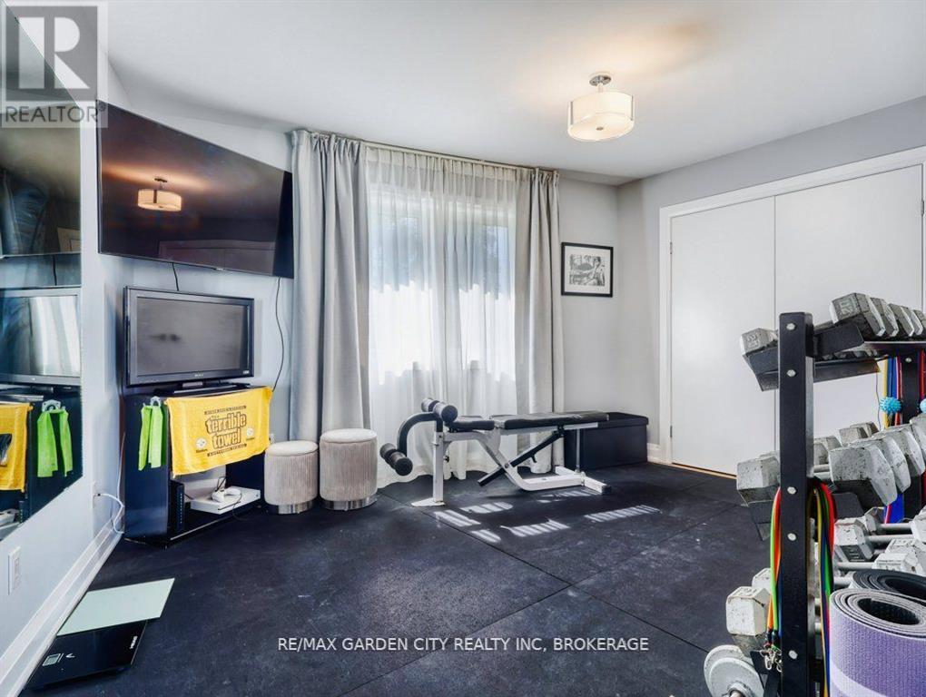 11 Beamer Court, Thorold, Ontario  L2V 3X7 - Photo 38 - X12413453