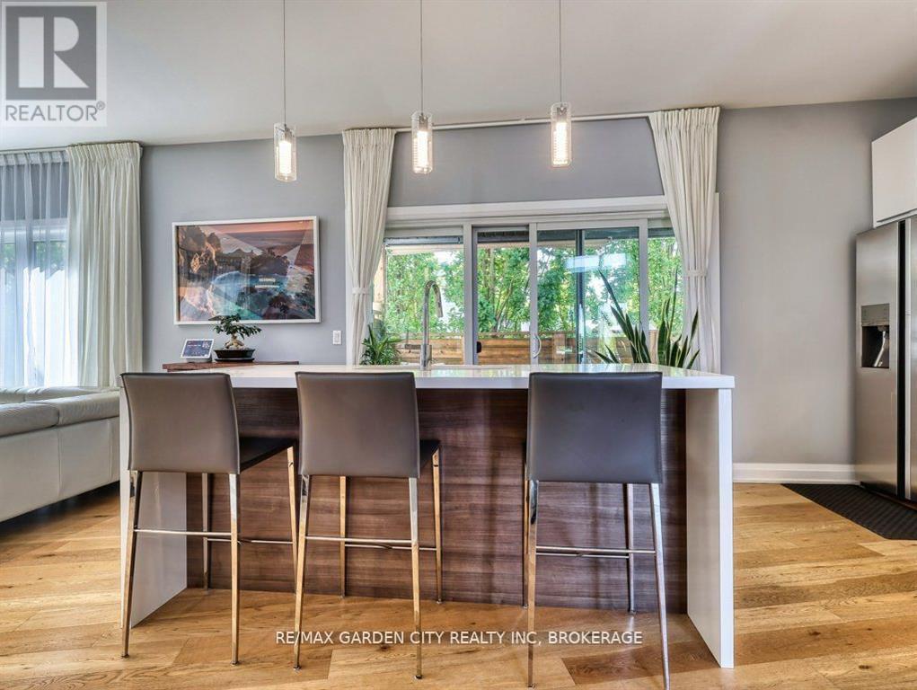 11 Beamer Court, Thorold, Ontario  L2V 3X7 - Photo 7 - X12413453