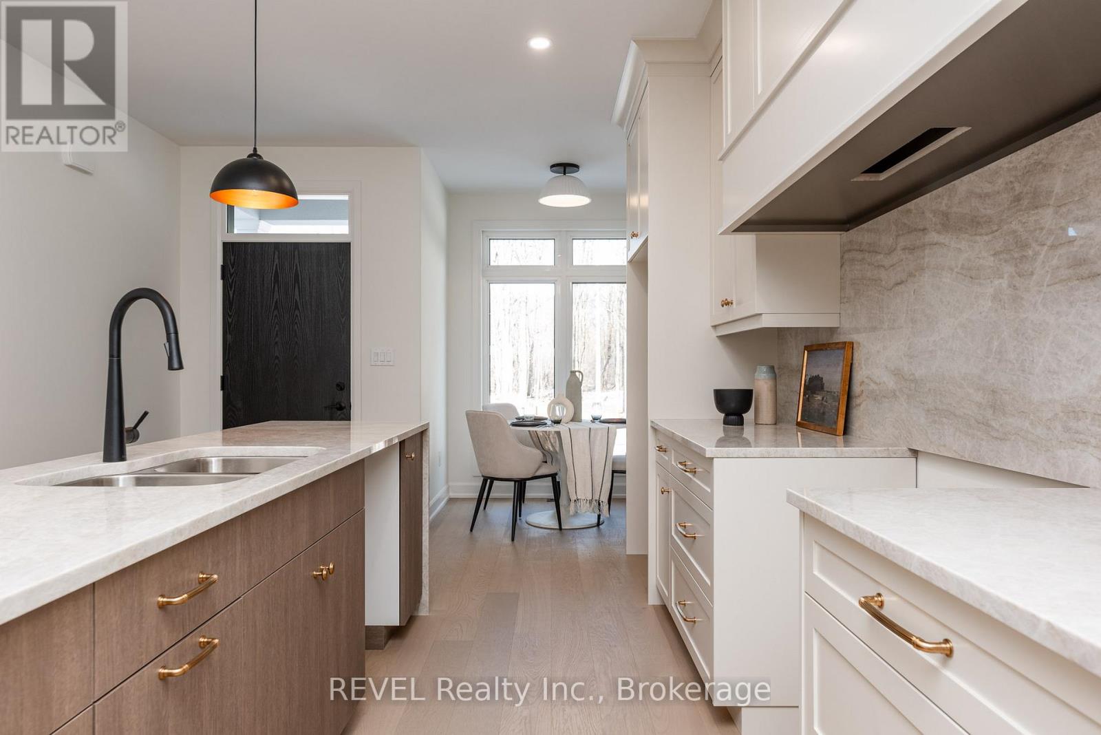 11 Stickles Street, Pelham, Ontario  L3C 3C3 - Photo 9 - X12413672