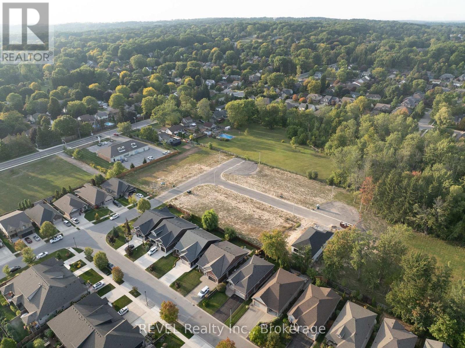 98 Tanner Drive, Pelham, Ontario  L0S 1E4 - Photo 21 - X12413674