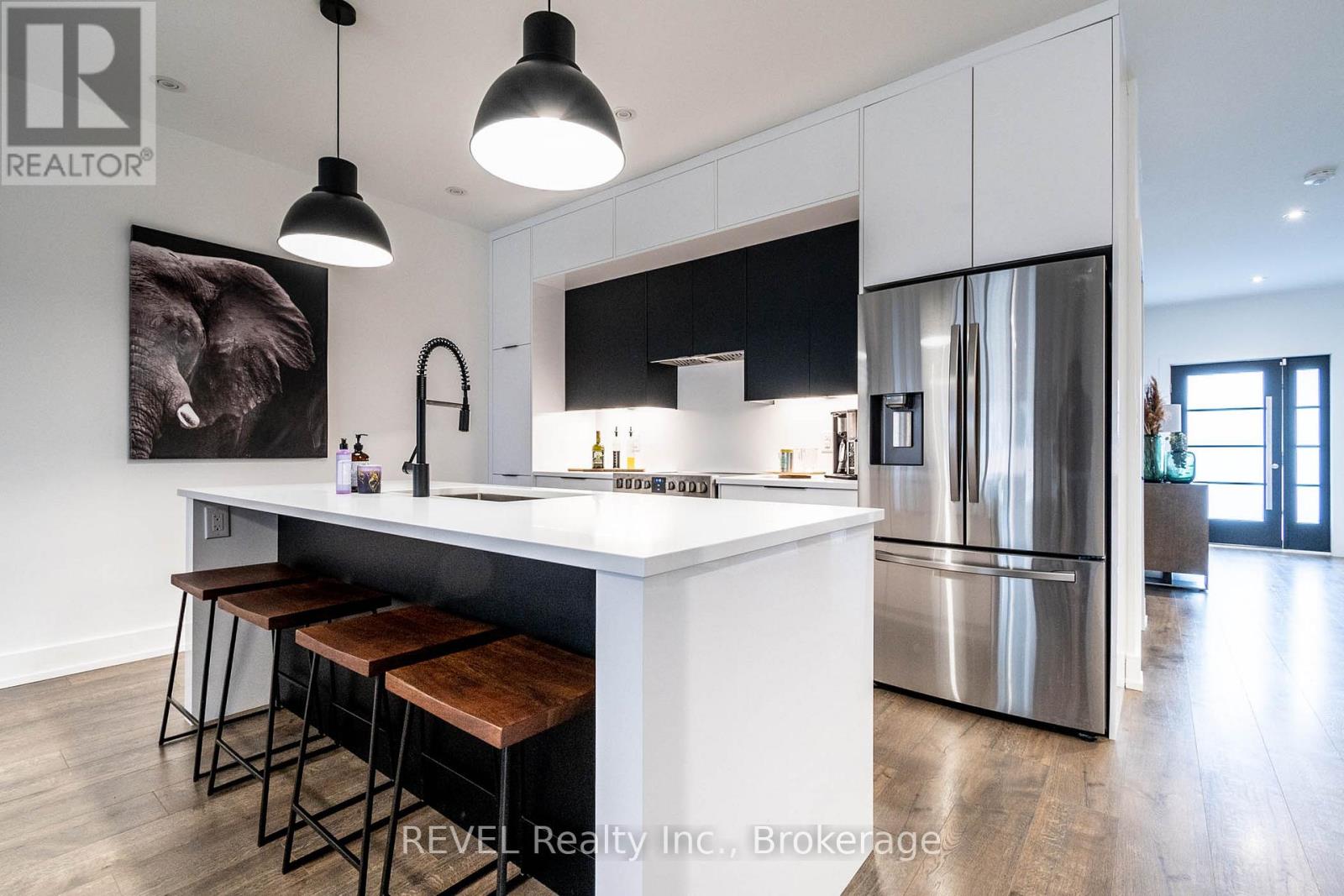 8 Stickles Street, Pelham, Ontario  L3C 3C3 - Photo 13 - X12413675