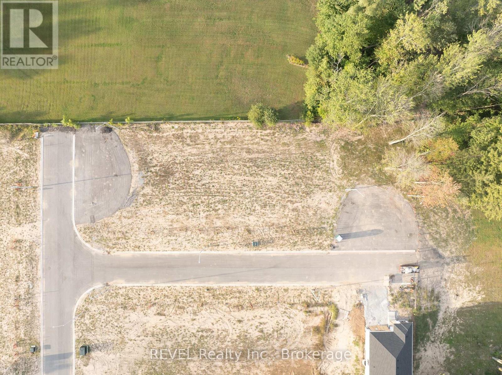 8 Stickles Street, Pelham, Ontario  L3C 3C3 - Photo 2 - X12413675