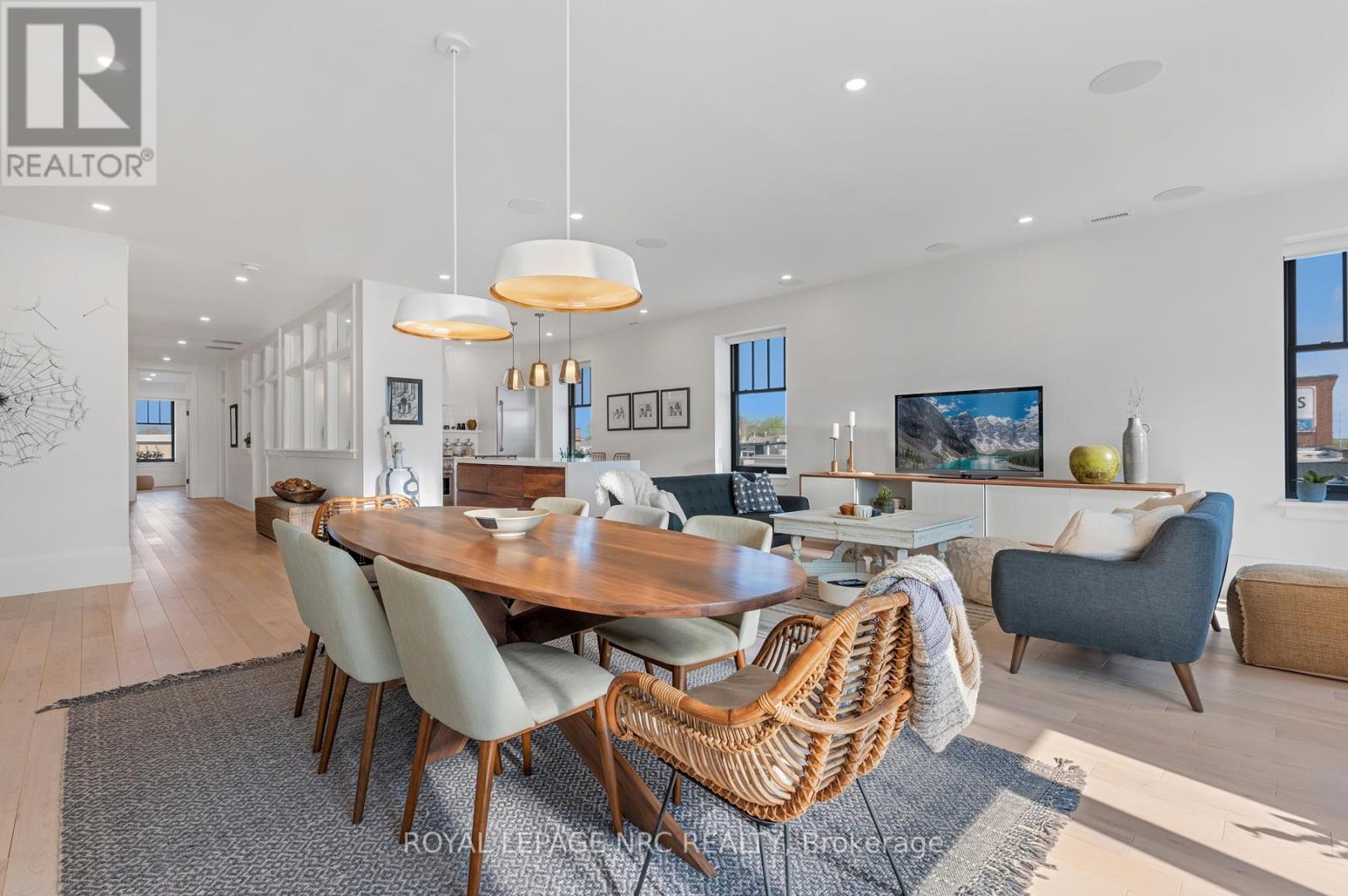 244 West Street, Port Colborne, Ontario  L3K 4E4 - Photo 15 - X12414351