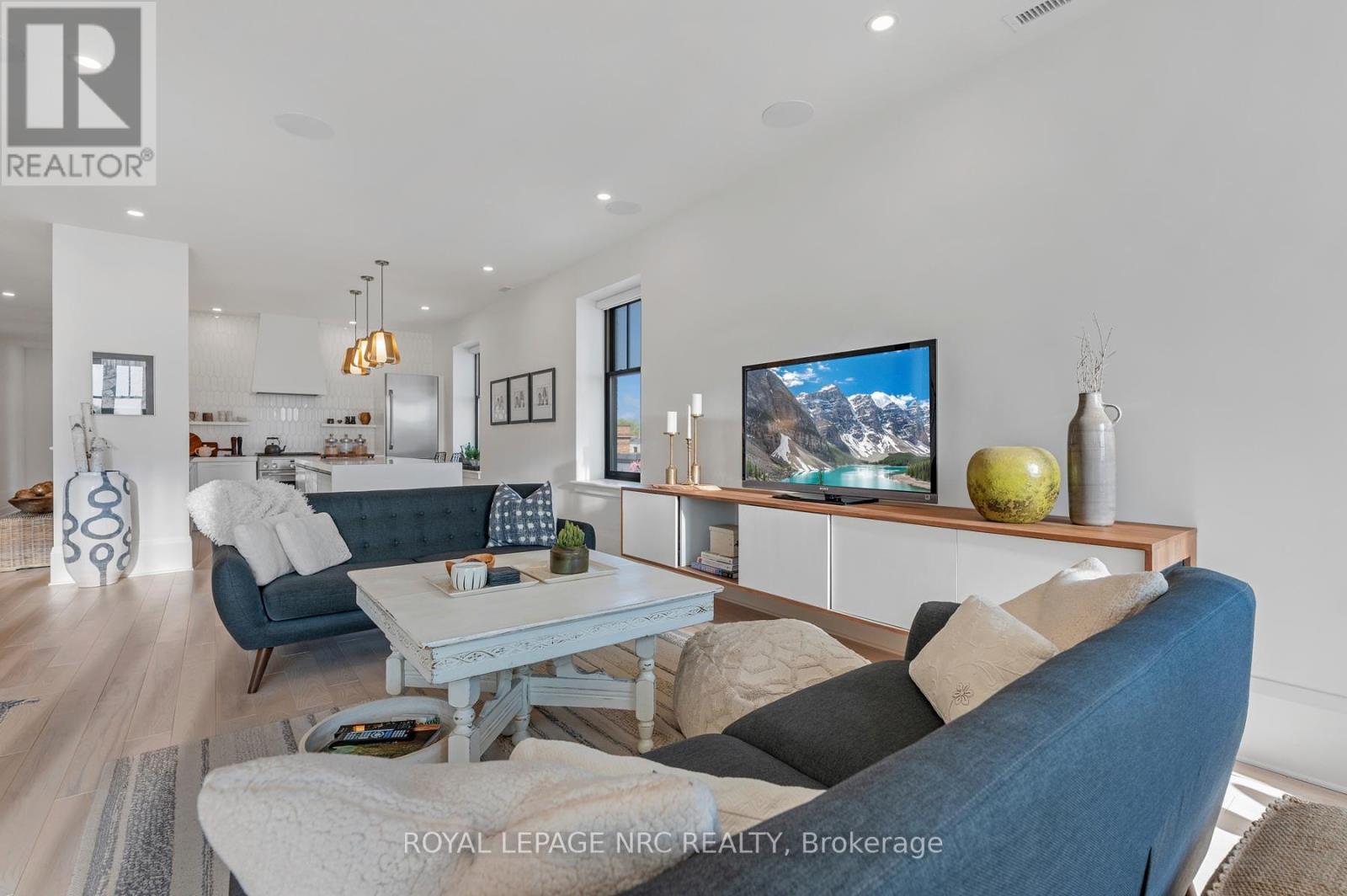 244 West Street, Port Colborne, Ontario  L3K 4E4 - Photo 22 - X12414351