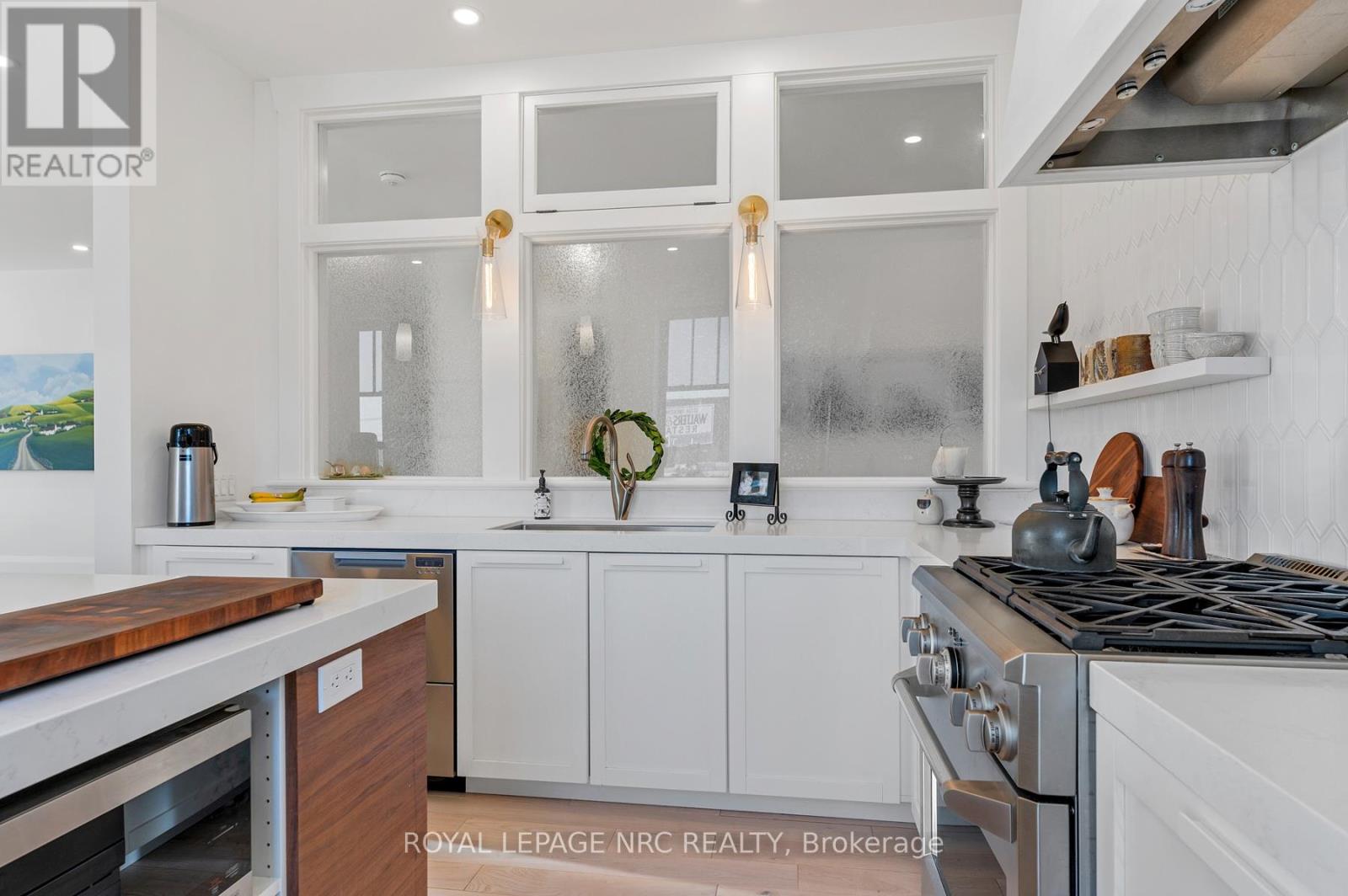 244 West Street, Port Colborne, Ontario  L3K 4E4 - Photo 26 - X12414351