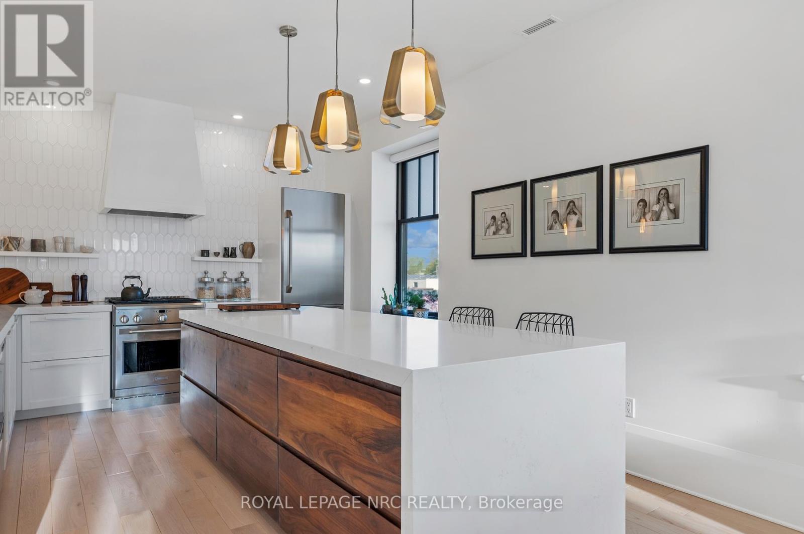 244 West Street, Port Colborne, Ontario  L3K 4E4 - Photo 27 - X12414351