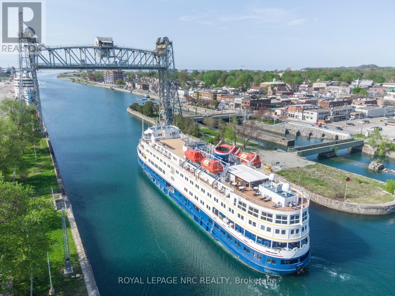 244 West Street, Port Colborne, Ontario  L3K 4E4 - Photo 3 - X12414351