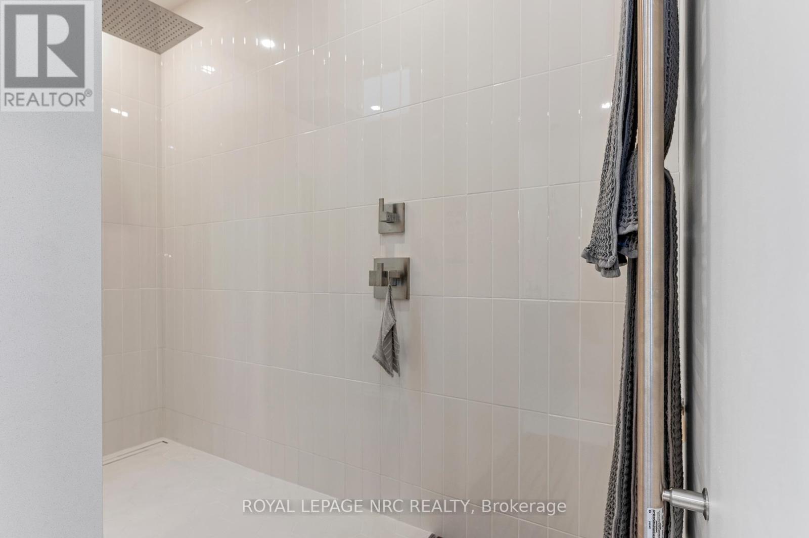 244 West Street, Port Colborne, Ontario  L3K 4E4 - Photo 37 - X12414351