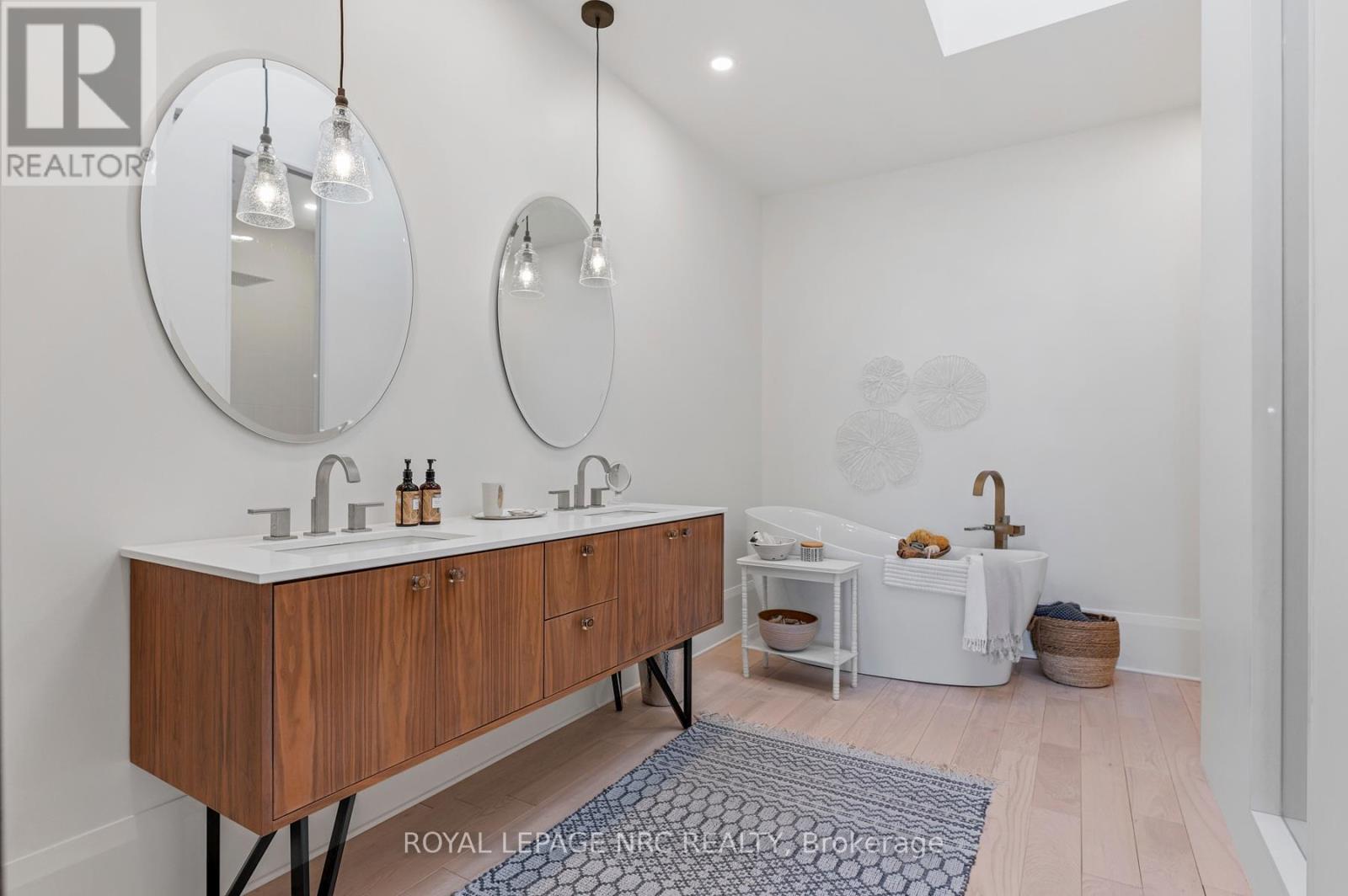 244 West Street, Port Colborne, Ontario  L3K 4E4 - Photo 38 - X12414351