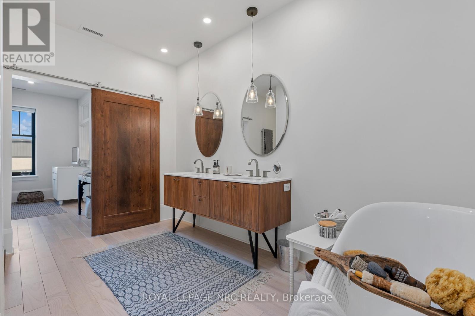 244 West Street, Port Colborne, Ontario  L3K 4E4 - Photo 39 - X12414351